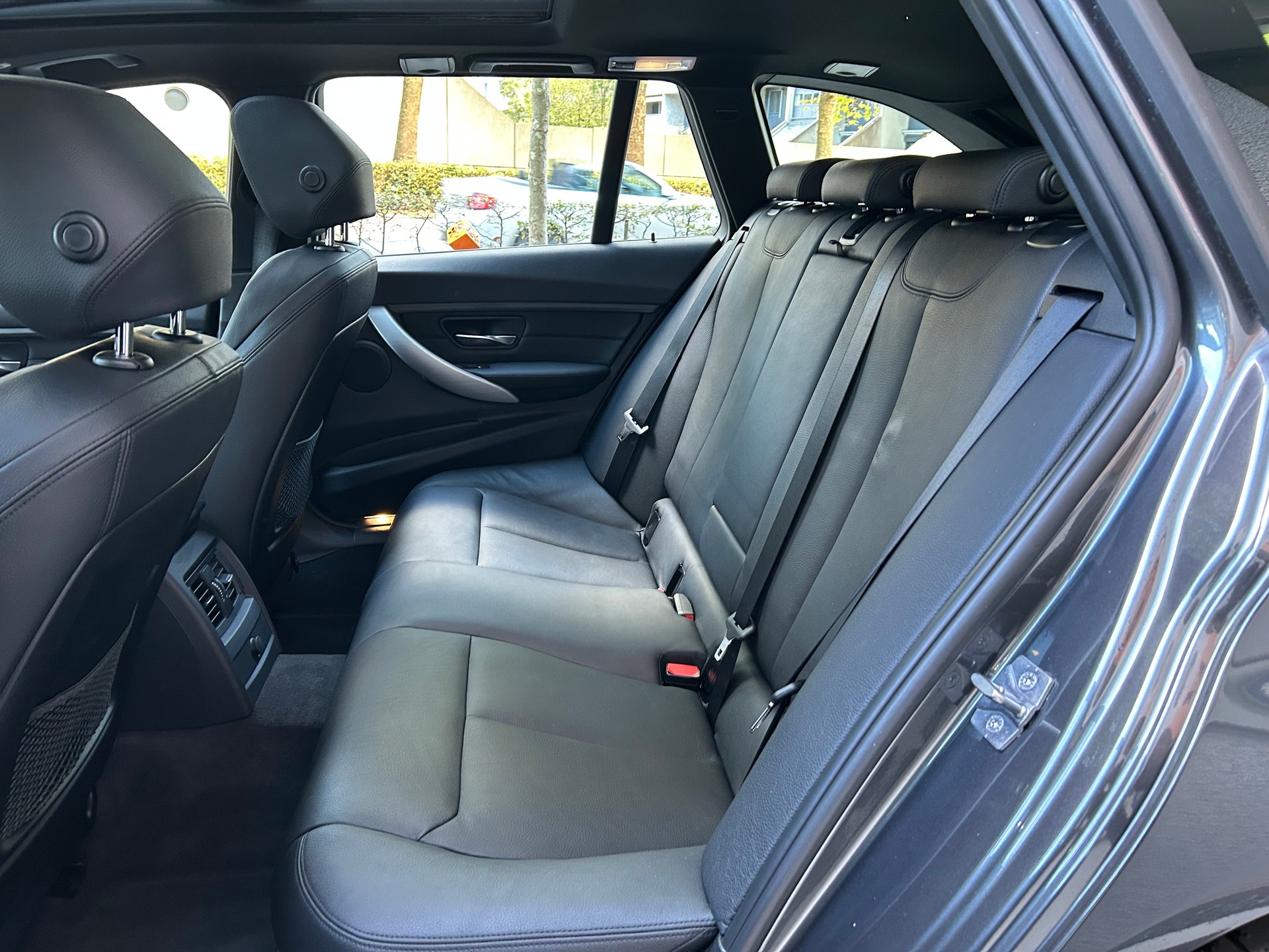 BMW 330d xDrive Touring Sport Line Steptronic-image-5