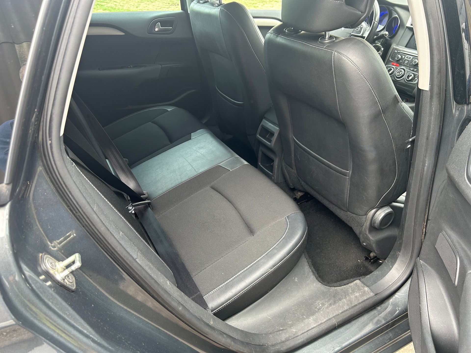 CITROEN C4 Berline 1.6 VTi Swiss Style-image-15
