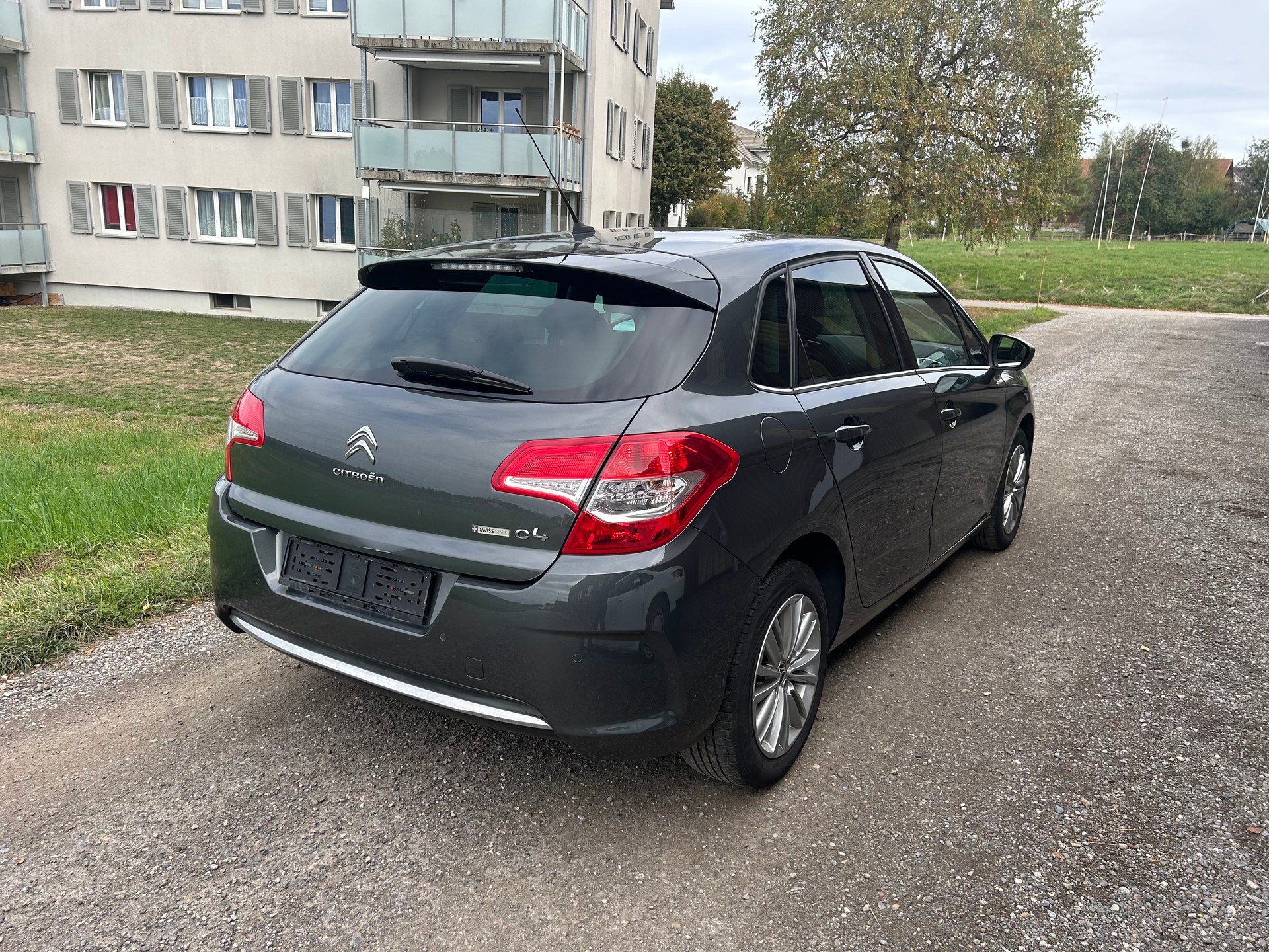 CITROEN C4 Berline 1.6 VTi Swiss Style-image-5
