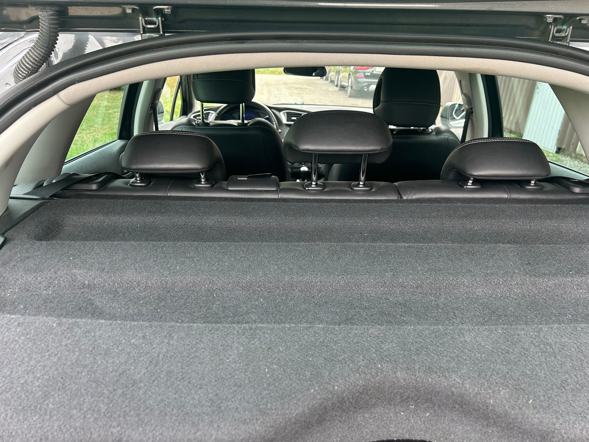 CITROEN C4 Berline 1.6 VTi Swiss Style-image-13