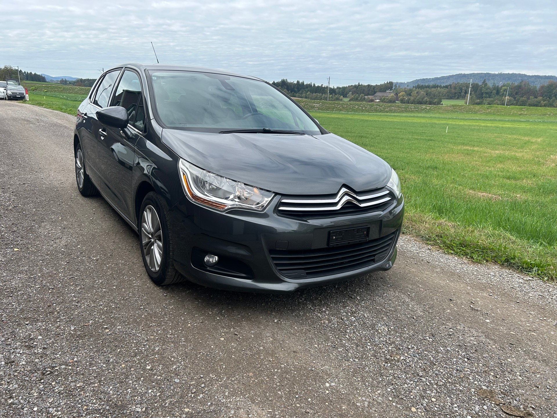 CITROEN C4 Berline 1.6 VTi Swiss Style-image-3