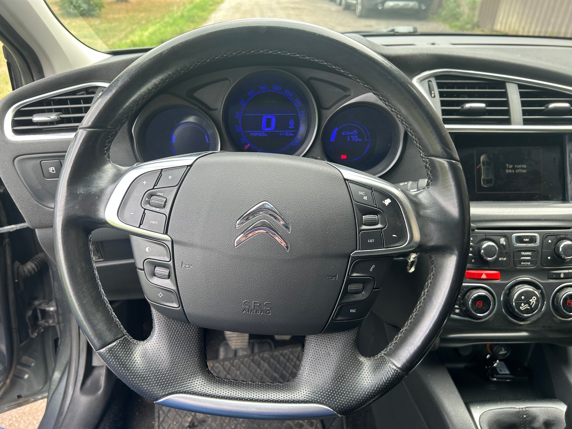 CITROEN C4 Berline 1.6 VTi Swiss Style-image-7