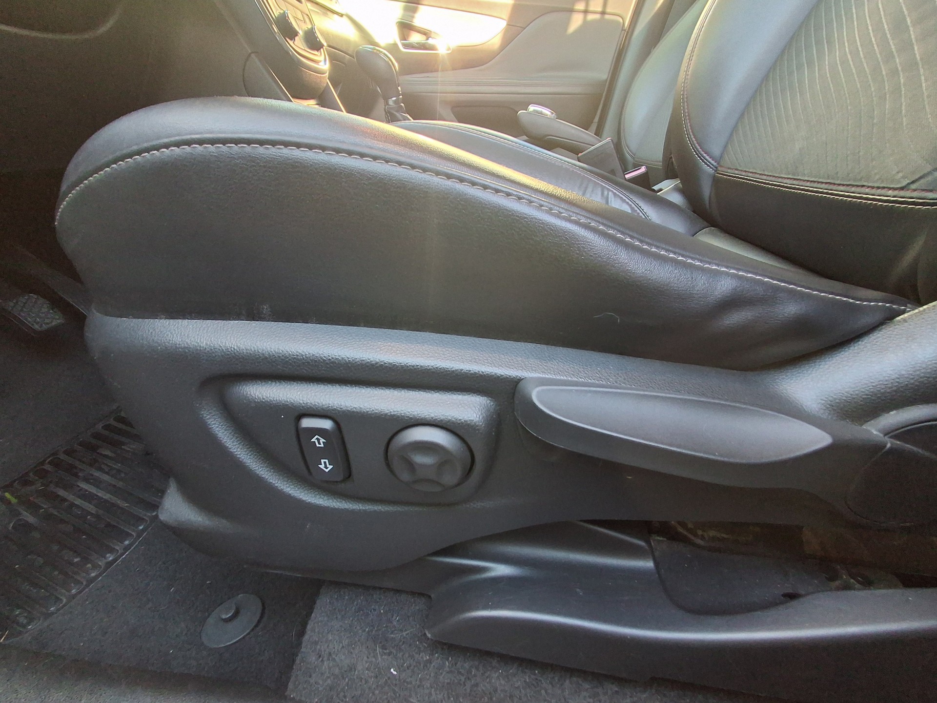 OPEL Mokka 1.4i 16V Turbo Cosmo 4WD-image-12