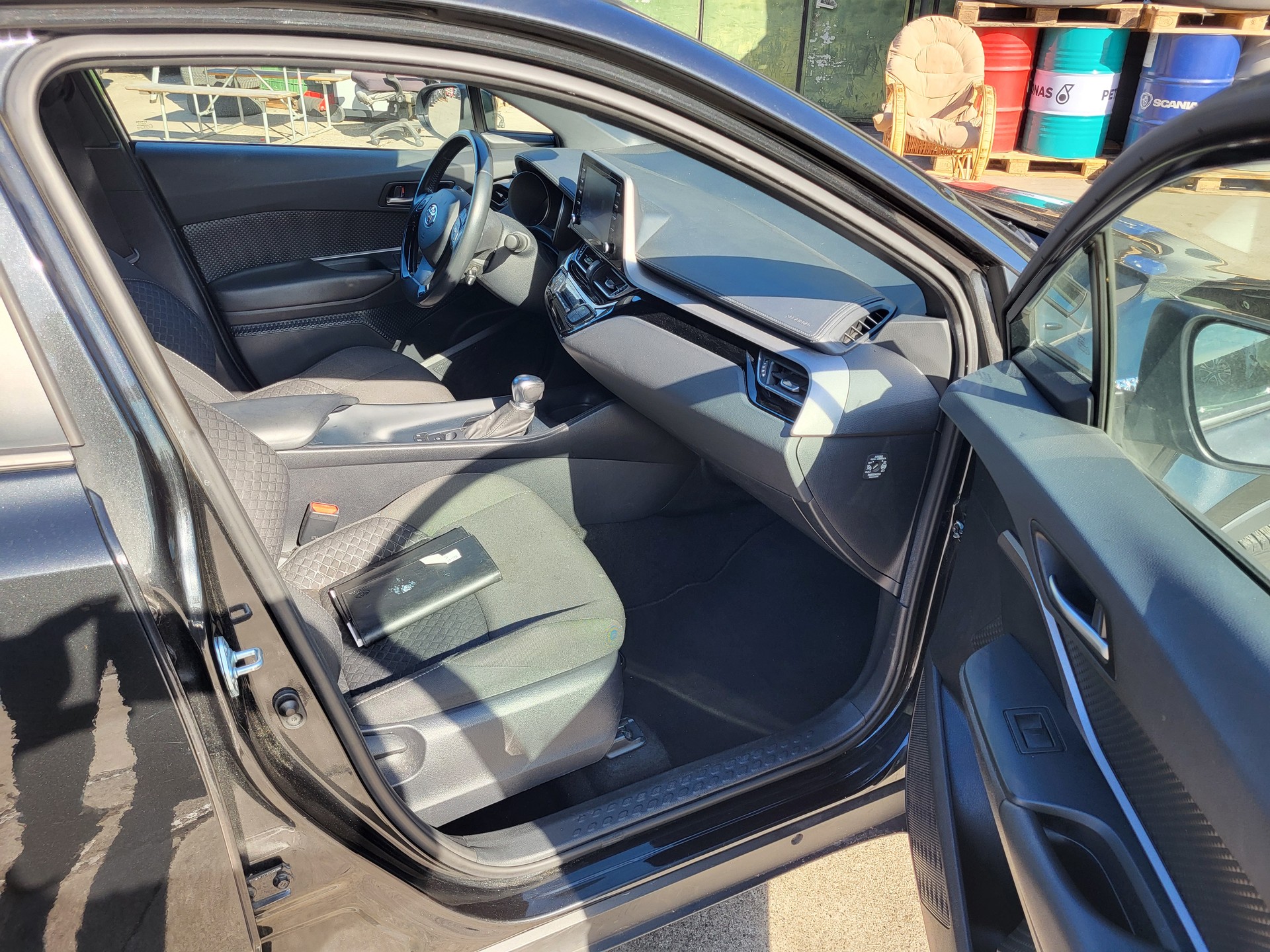 TOYOTA C-HR 1.8 HSD CVT Comfort-image-10