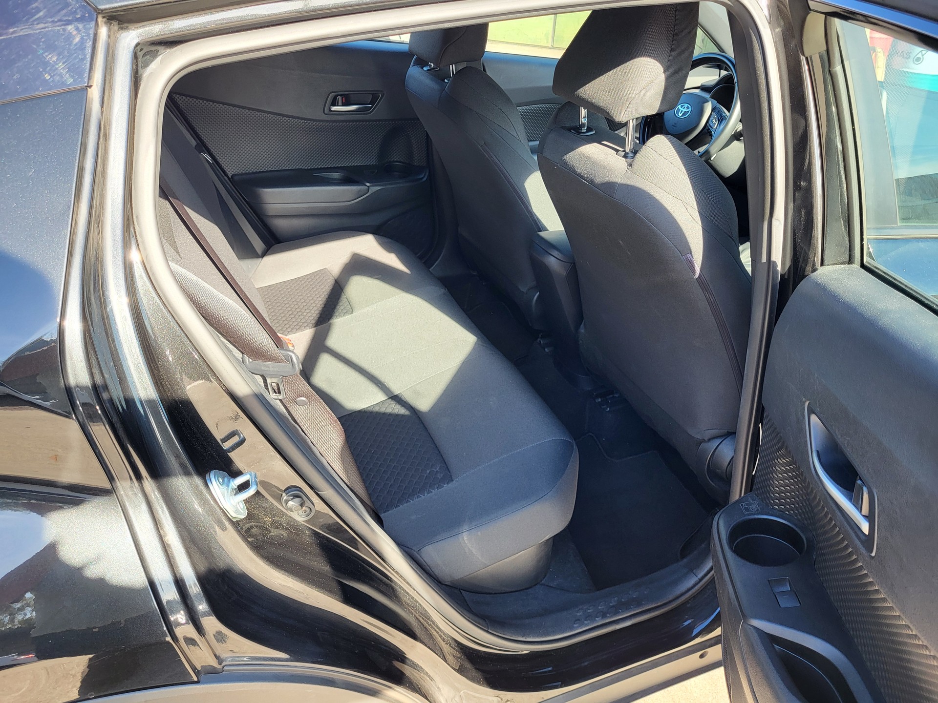 TOYOTA C-HR 1.8 HSD CVT Comfort-image-7