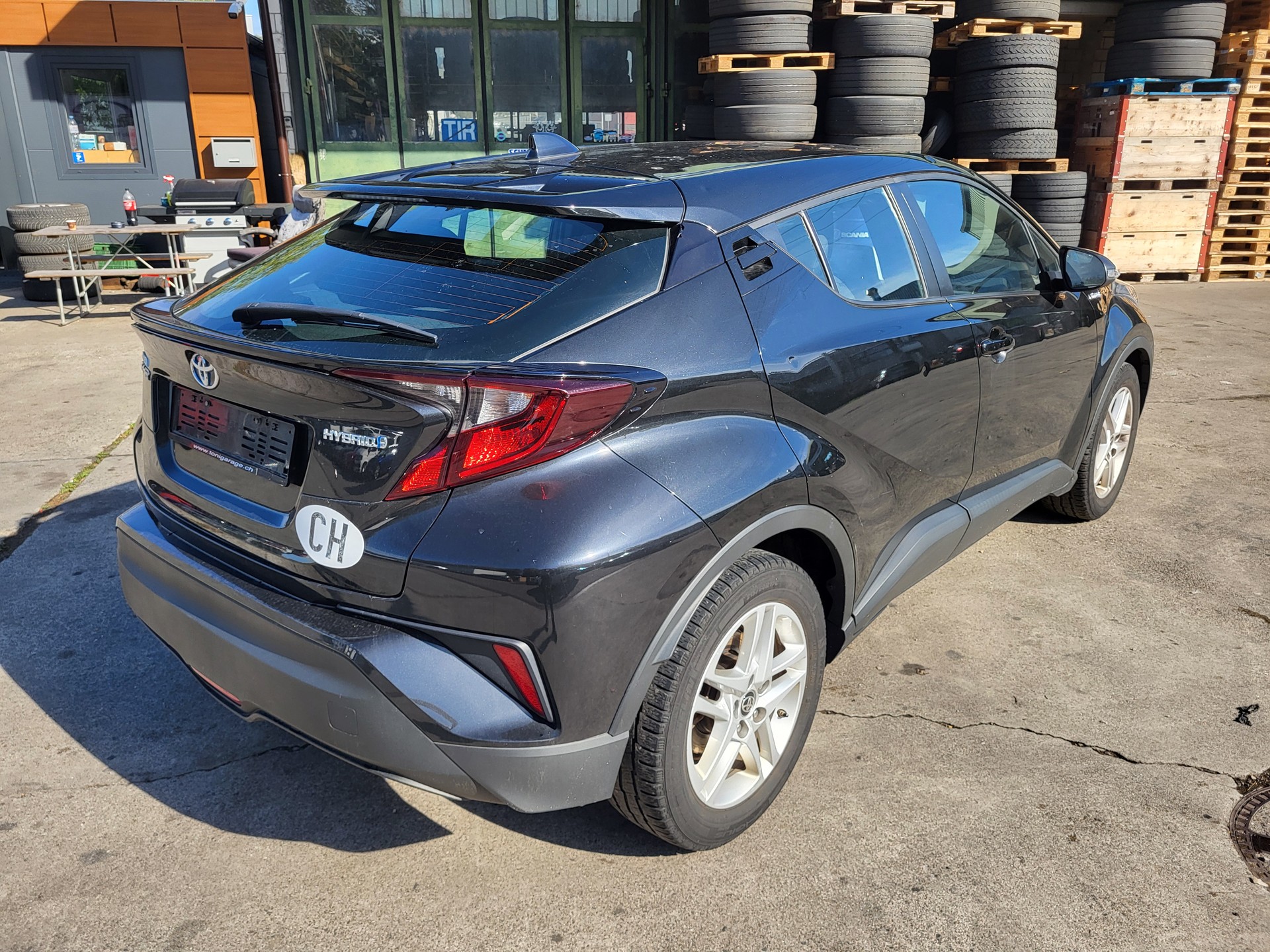 TOYOTA C-HR 1.8 HSD CVT Comfort-image-5