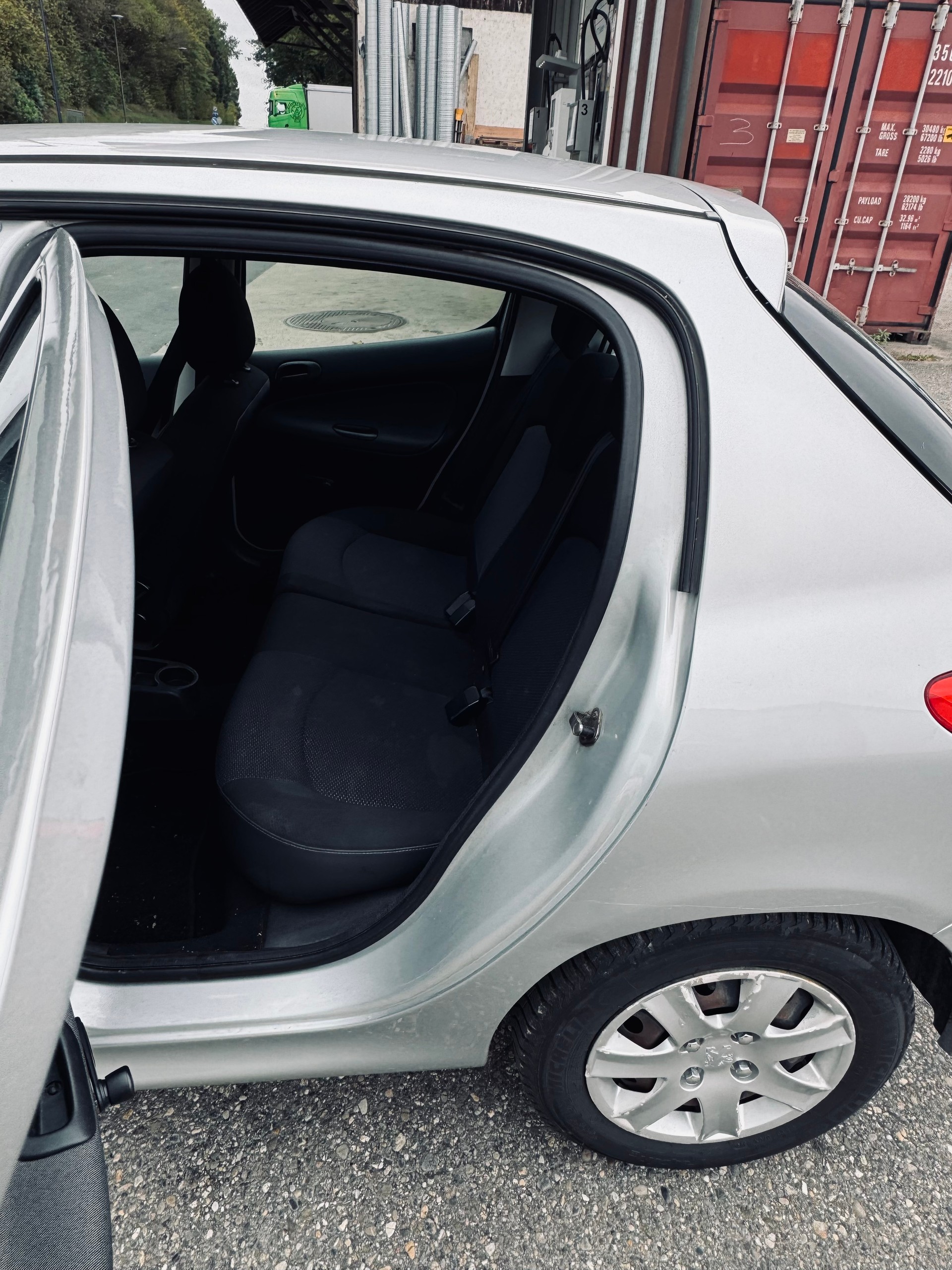 PEUGEOT 206+ 1.4 Trendy-image-7