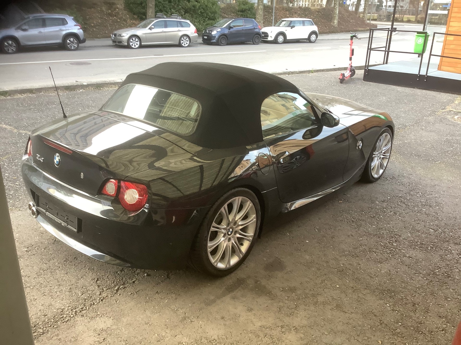 BMW Z4 2.2i Roadster-image-15