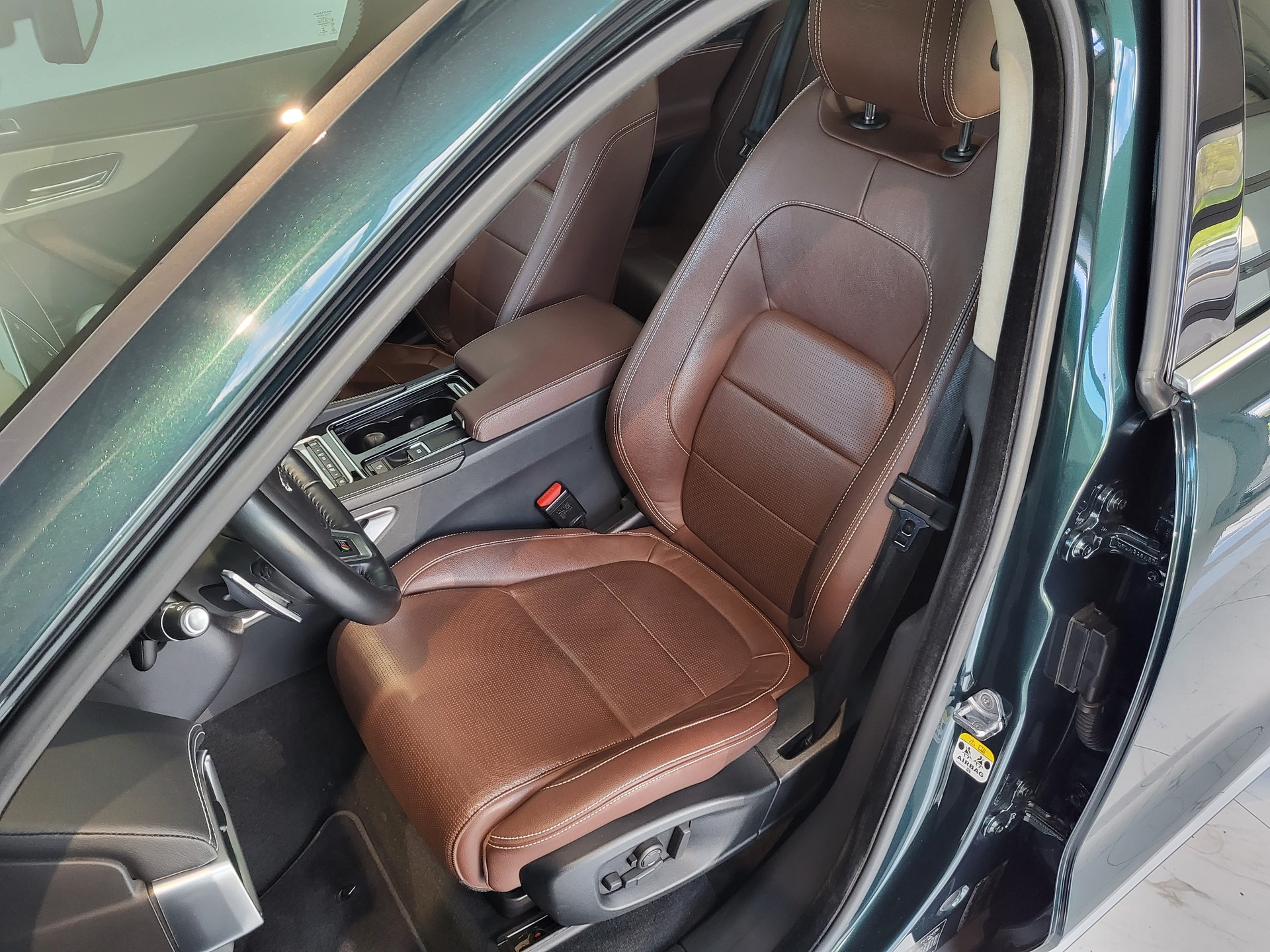 JAGUAR F-Pace 3.0 V6 S AWD Automatik-image-4