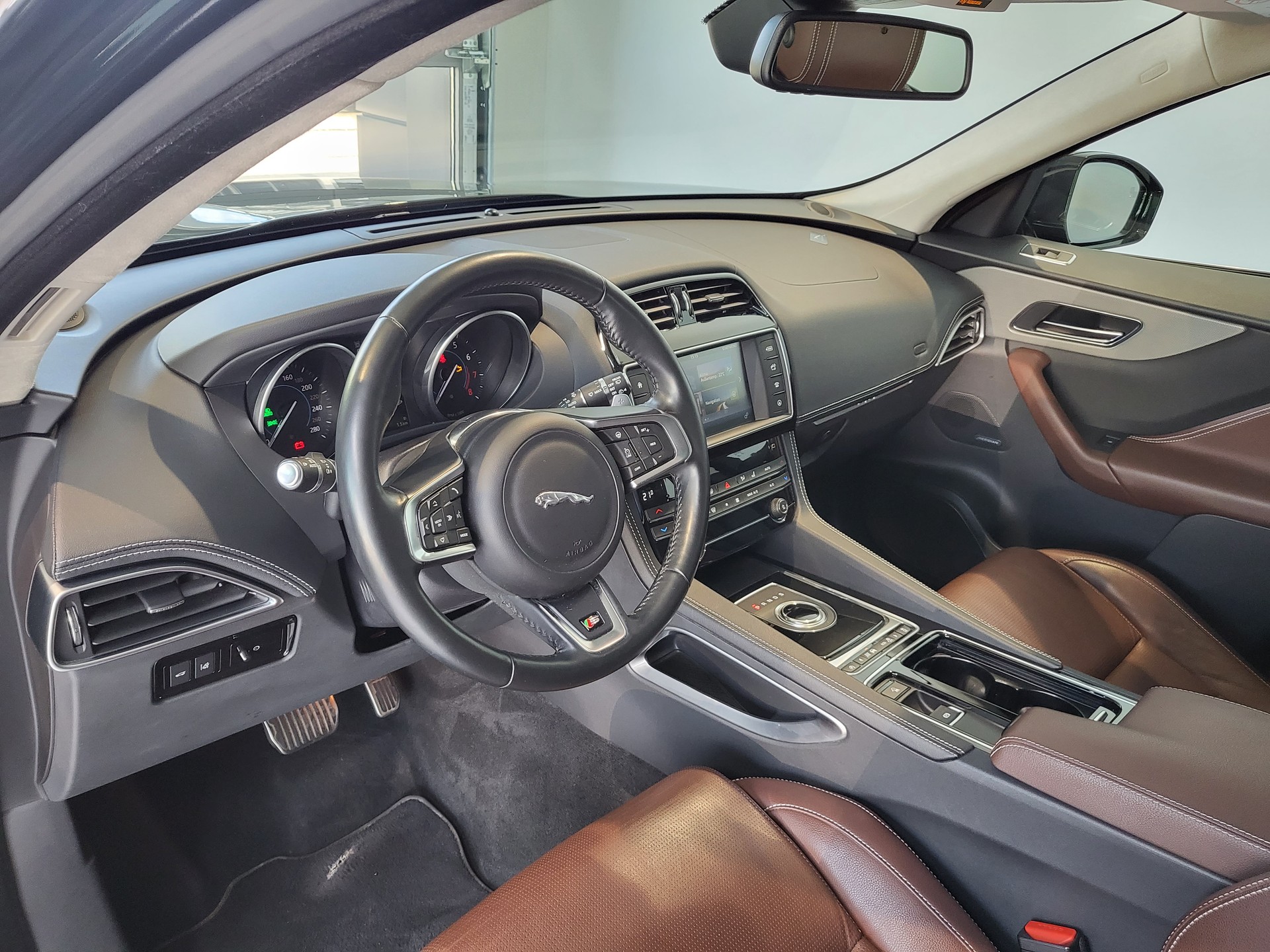 JAGUAR F-Pace 3.0 V6 S AWD Automatik-showroom-element-3