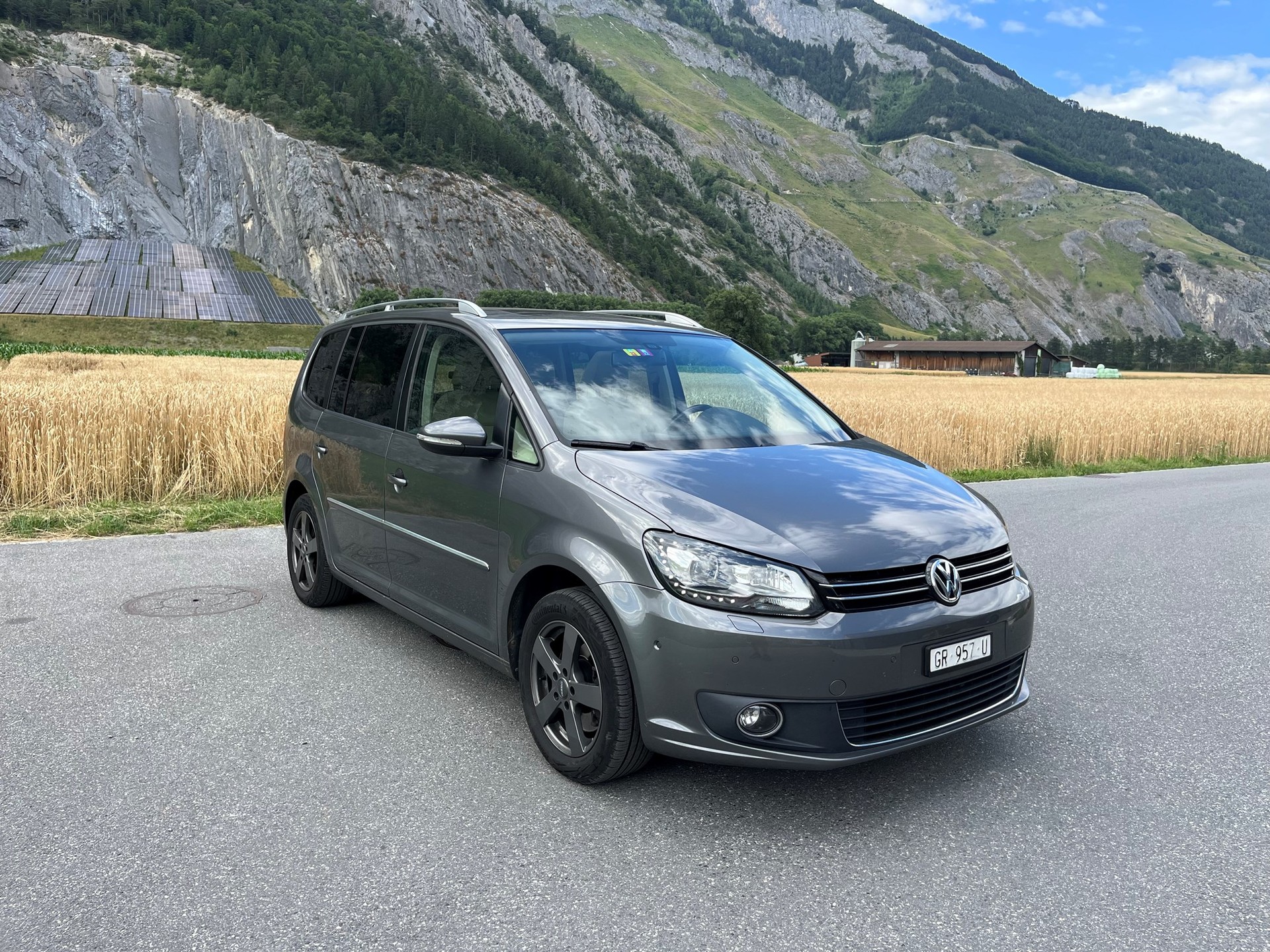 VW Touran 2.0 TDI Highline DSG-image-2
