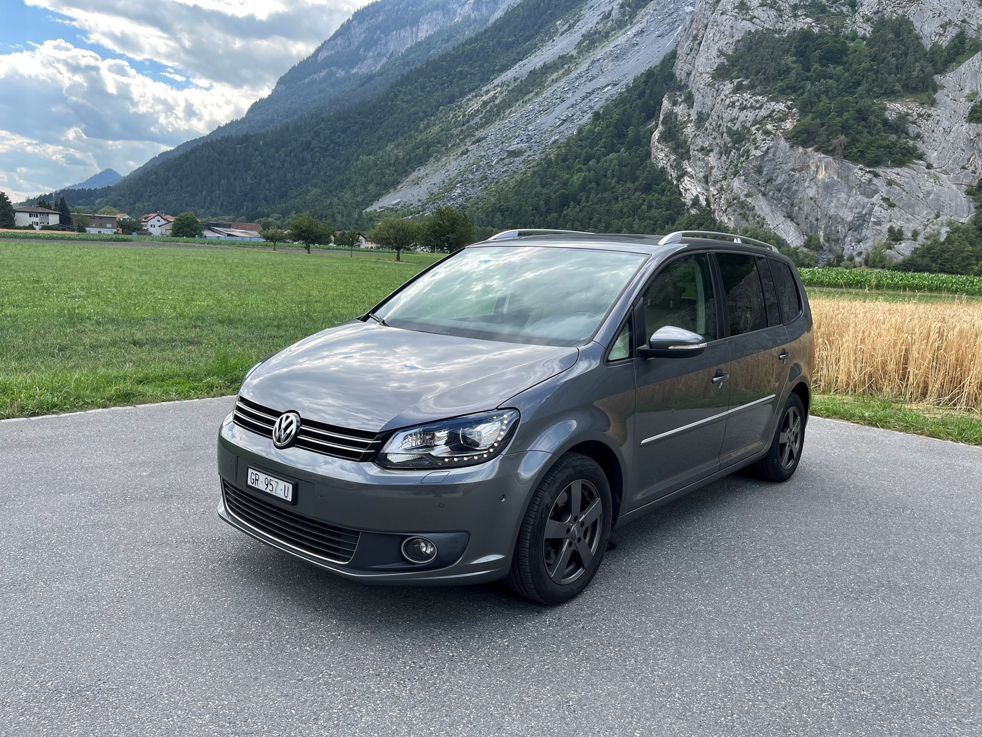 VW Touran 2.0 TDI Highline DSG-image-0
