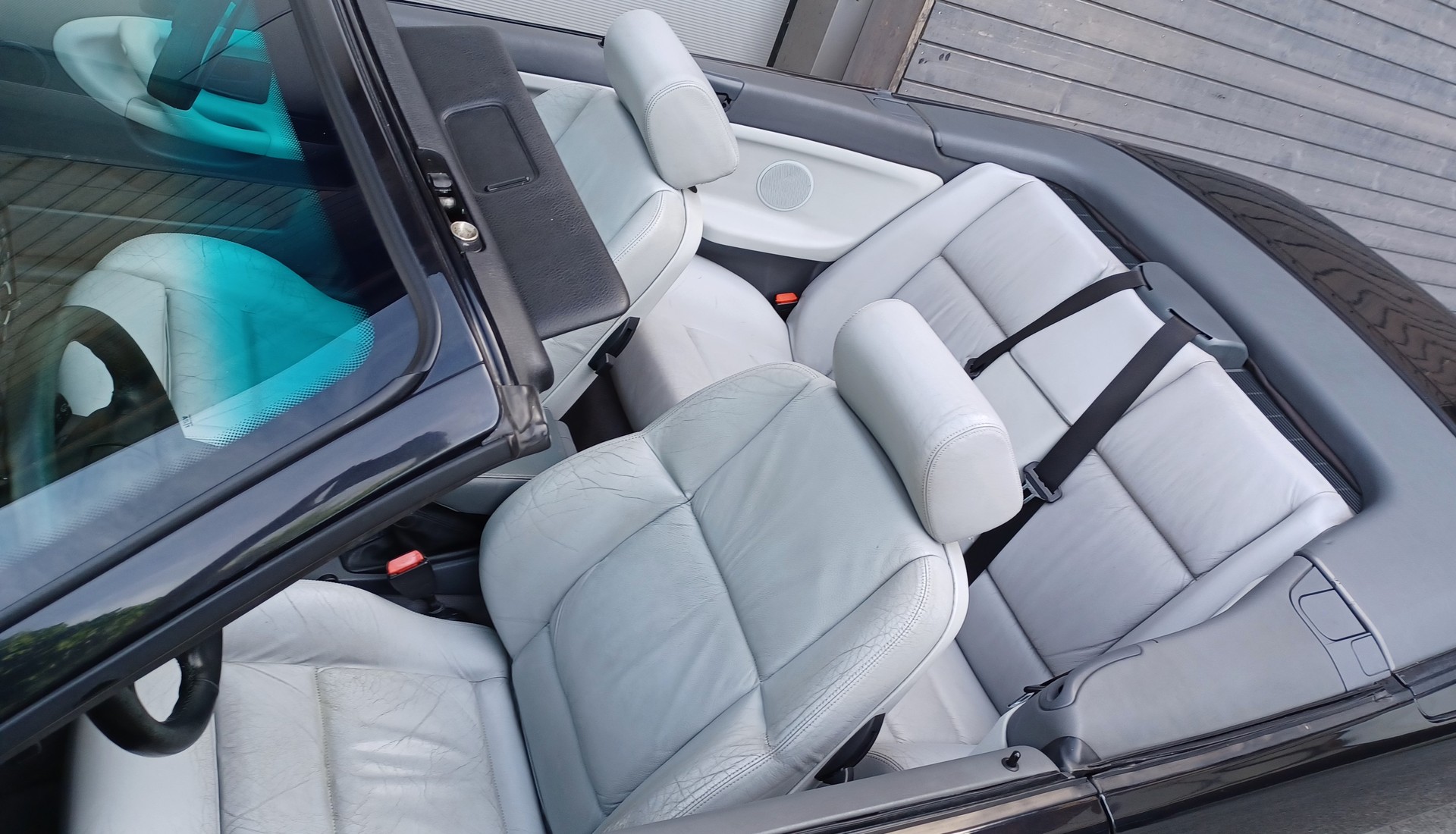 BMW 328i Cabrio-image-13