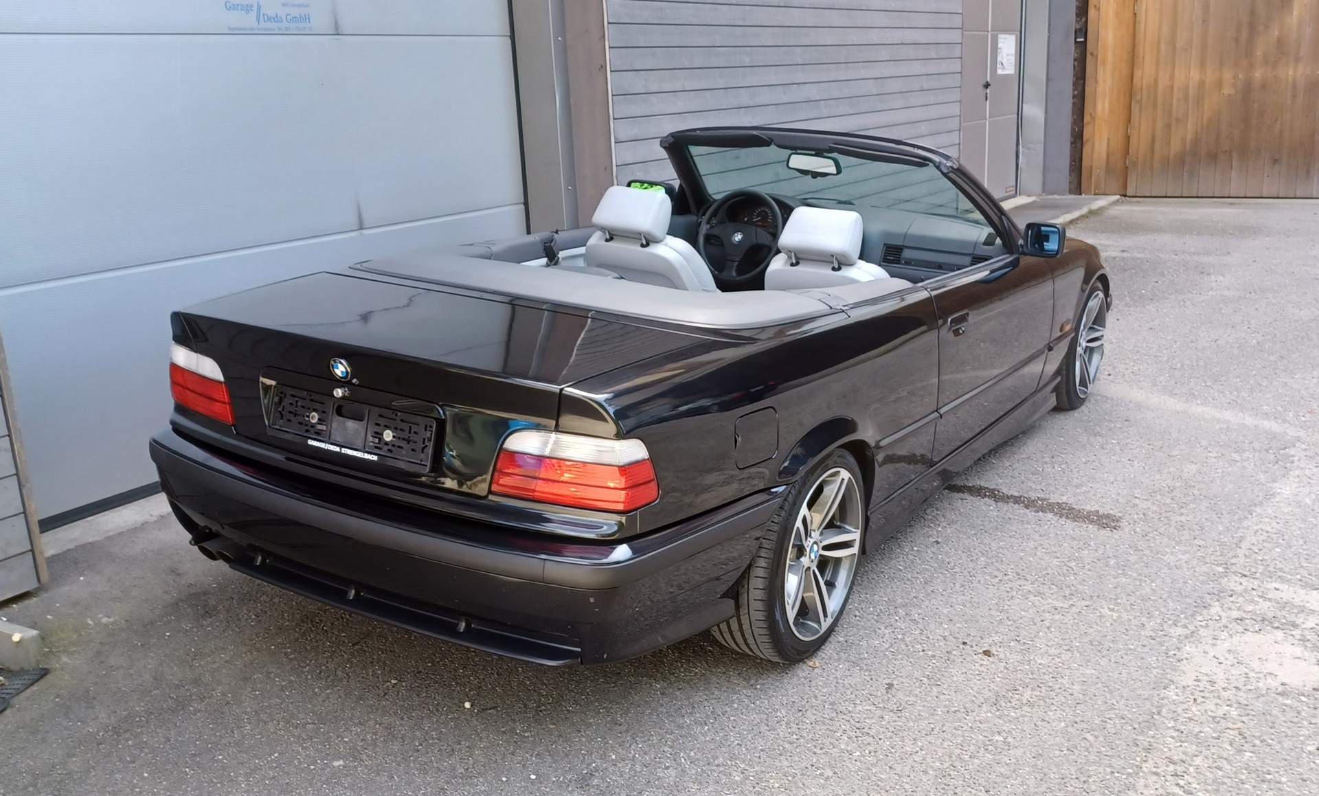 BMW 328i Cabrio-image-7