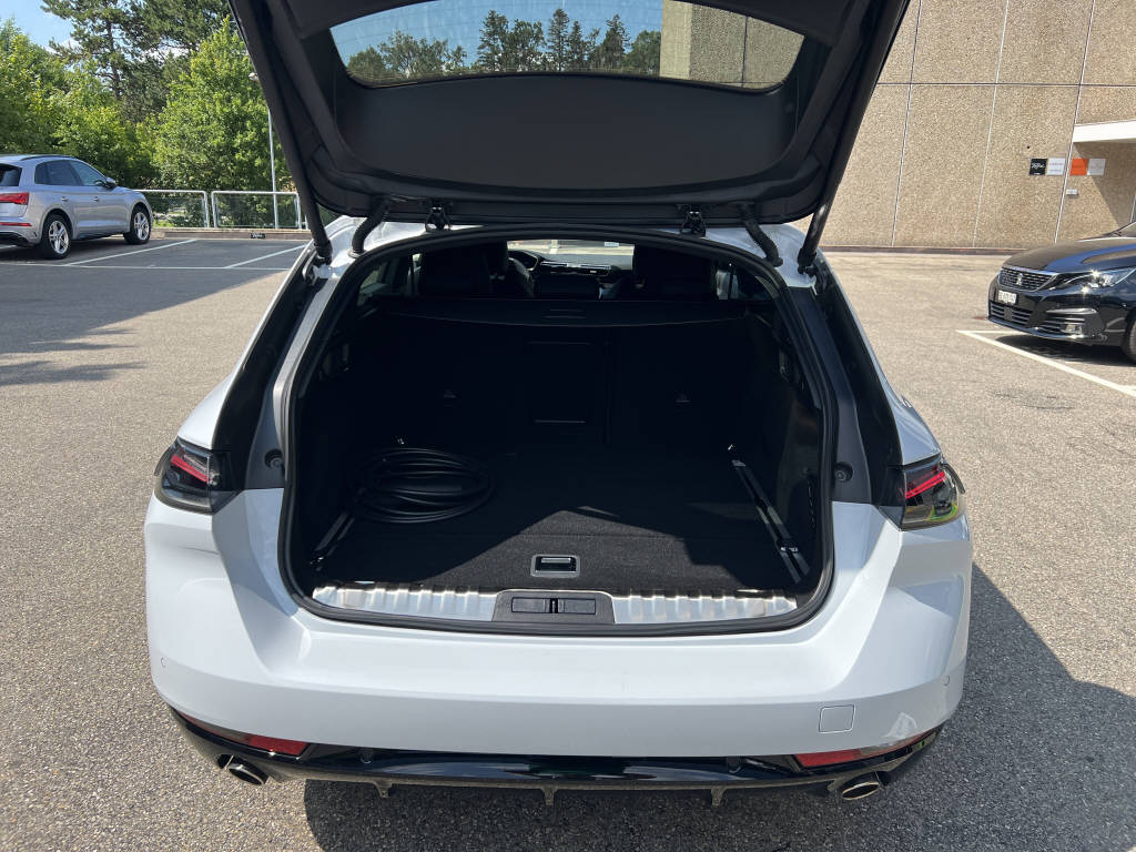PEUGEOT 508 SW Plug-in Hybrid 225 GT-image-9