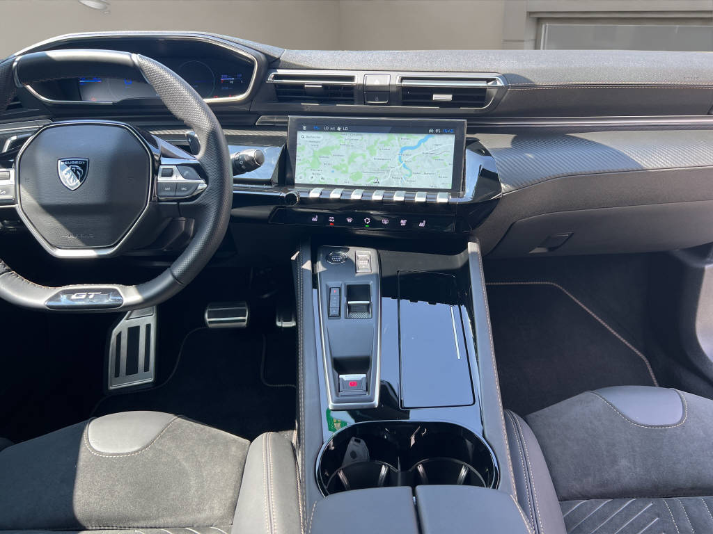 PEUGEOT 508 SW Plug-in Hybrid 225 GT-image-8
