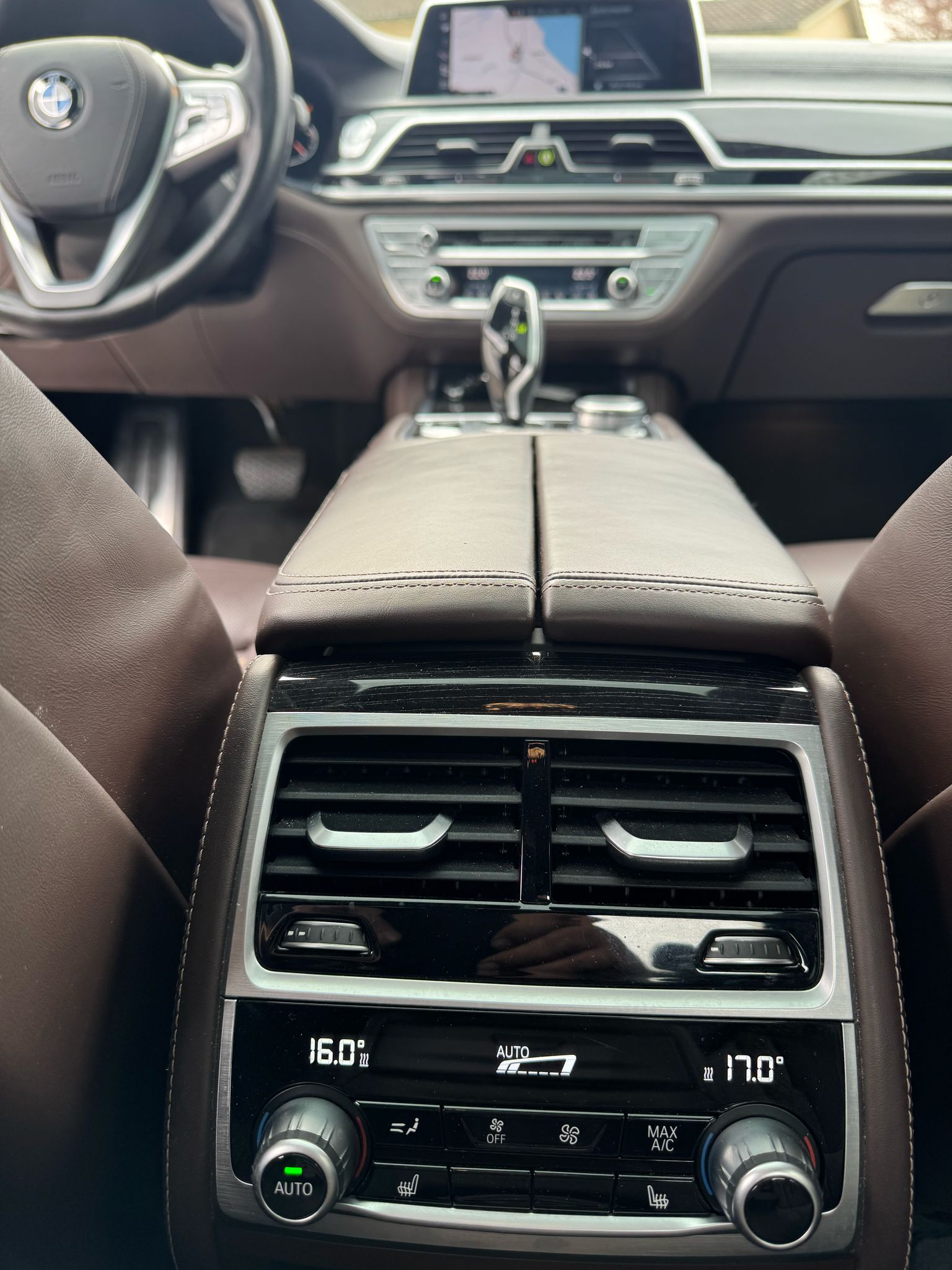 BMW 750i xDrive Steptronic-image-14