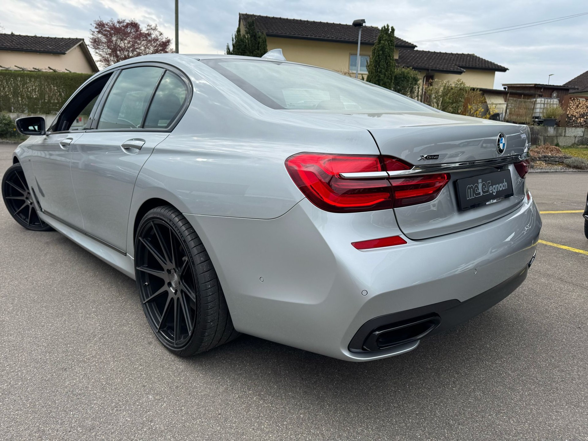 BMW 750i xDrive Steptronic-image-5