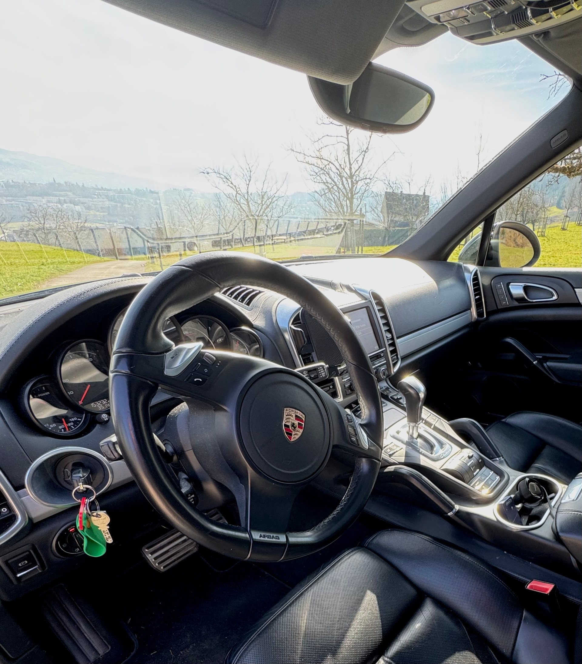 PORSCHE Cayenne S Hybrid-image-4