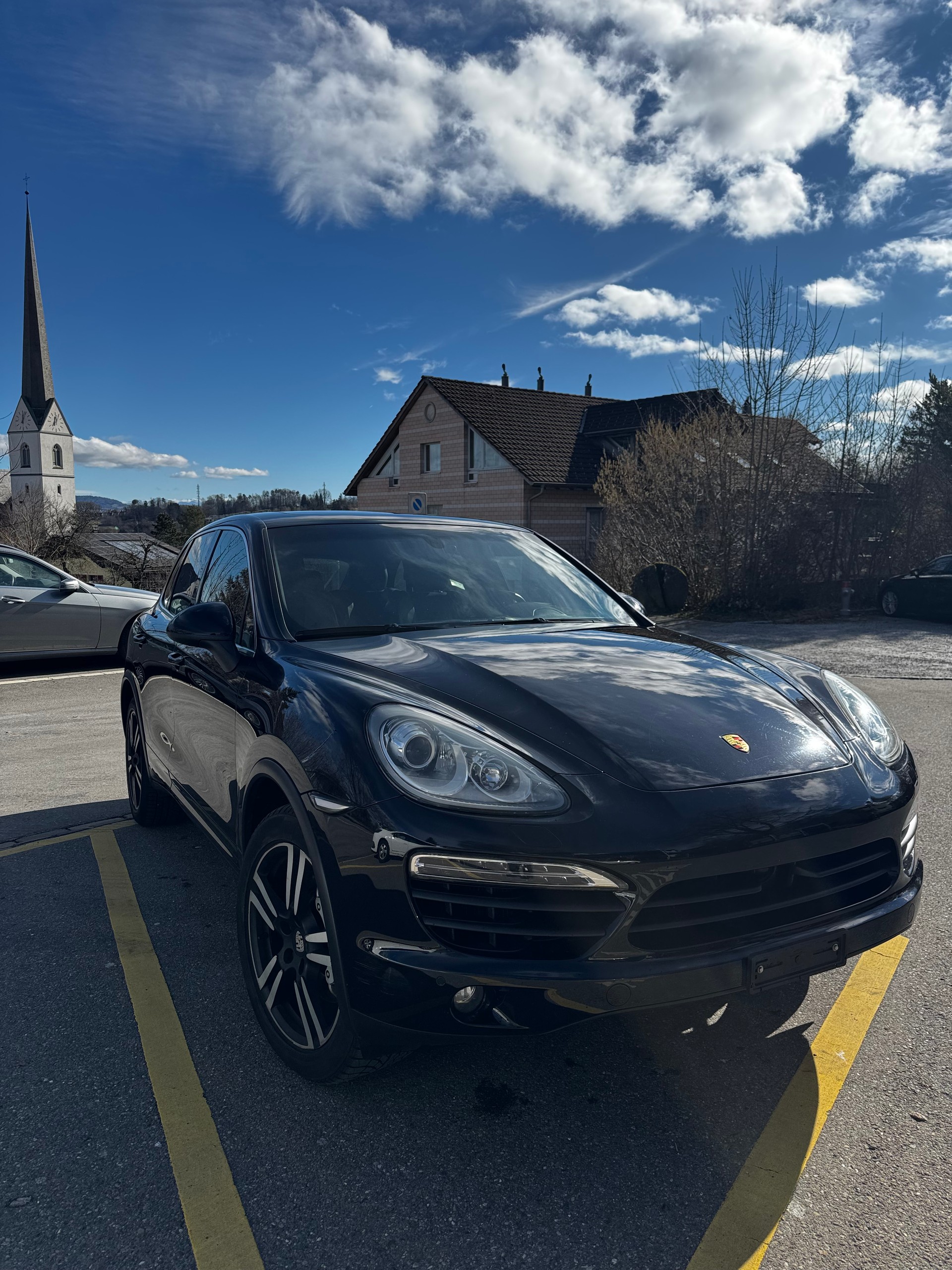 PORSCHE Cayenne S Hybrid-image-0