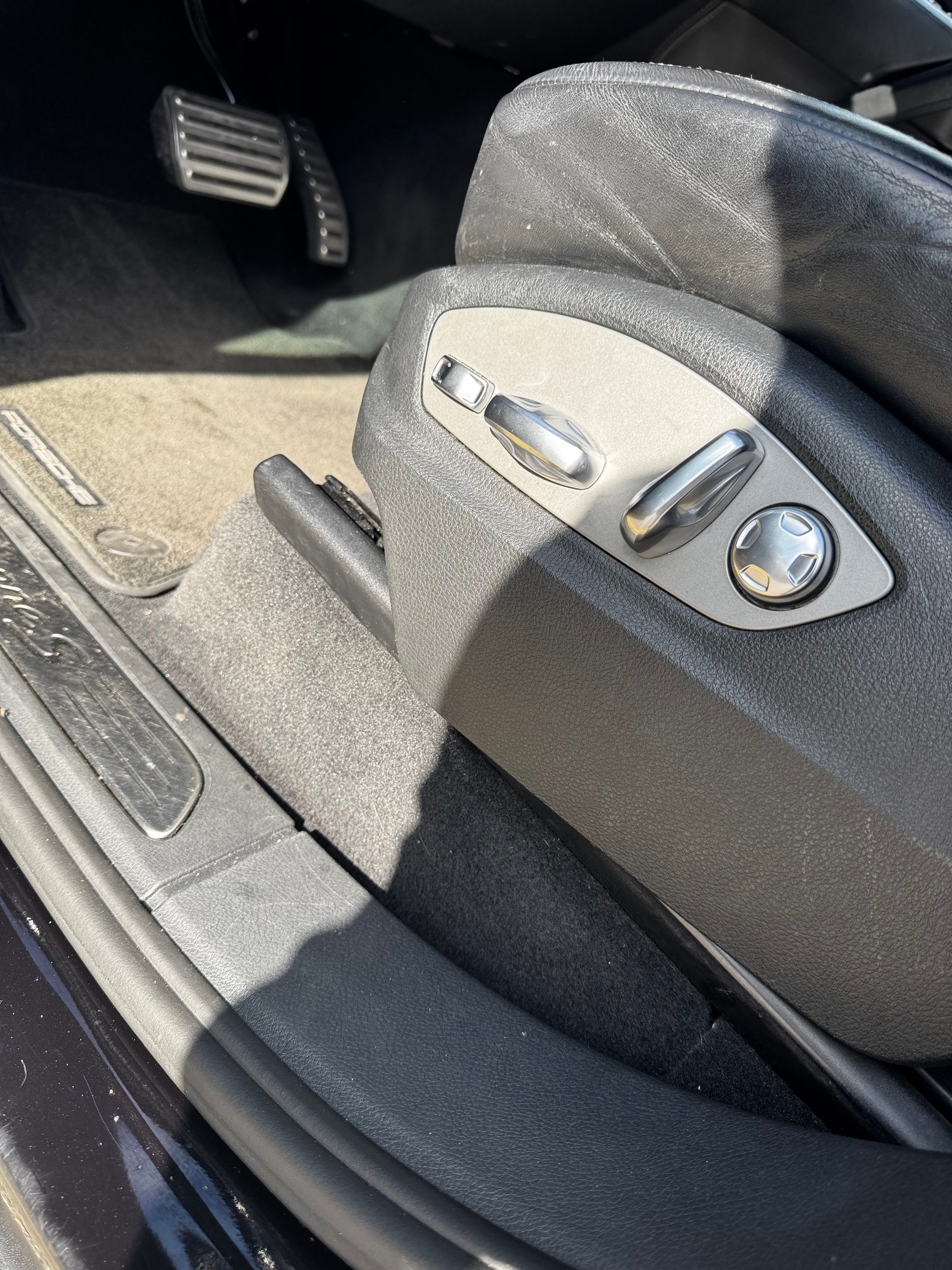 PORSCHE Cayenne S Hybrid-image-6