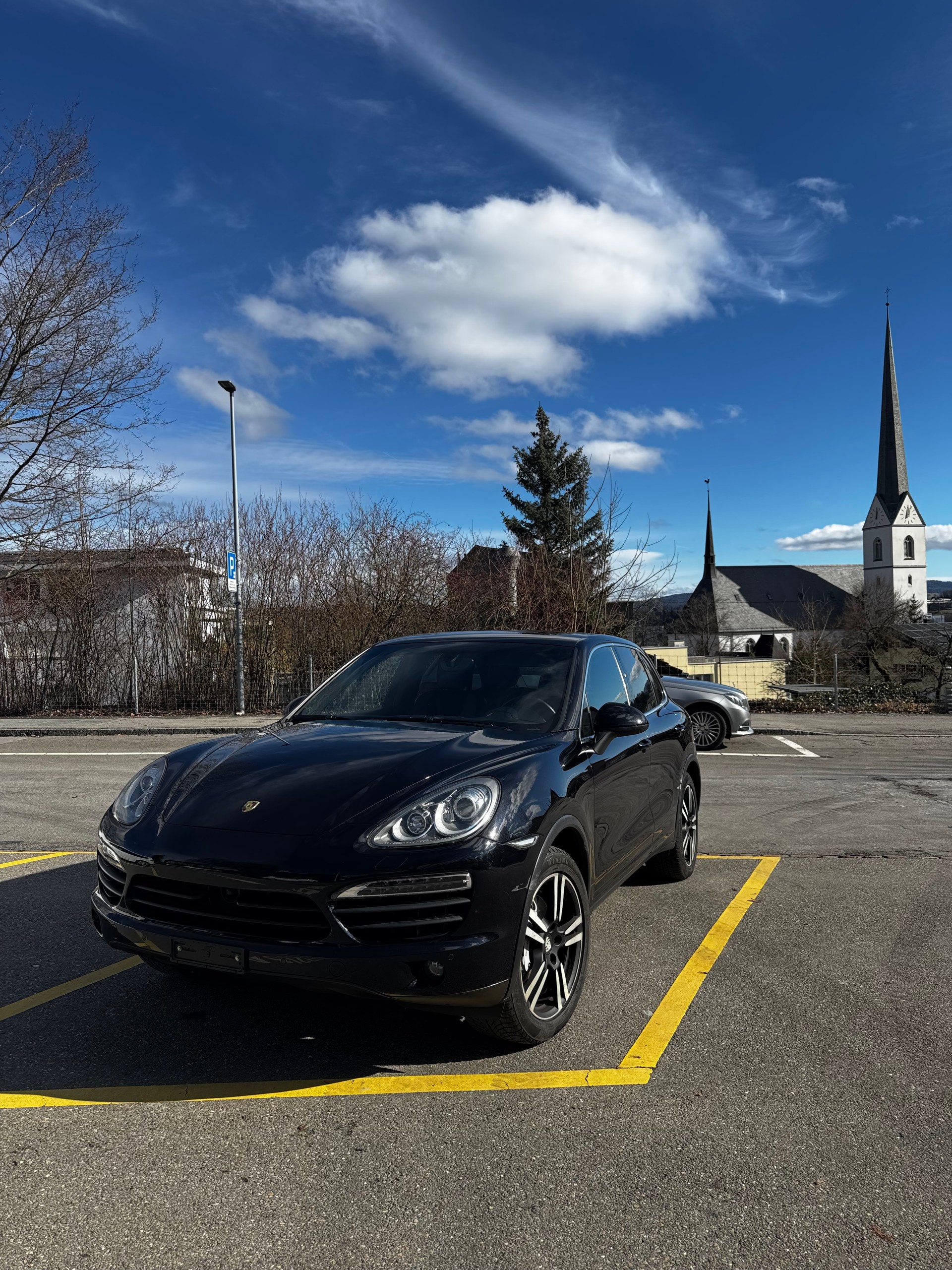 PORSCHE Cayenne S Hybrid-image-1