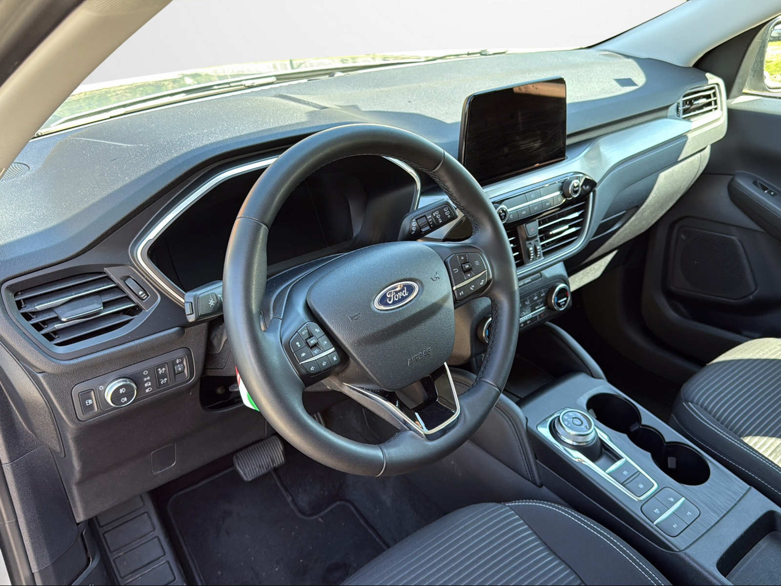 FORD Kuga 2.5 PHEV Titanium 2WD-image-9