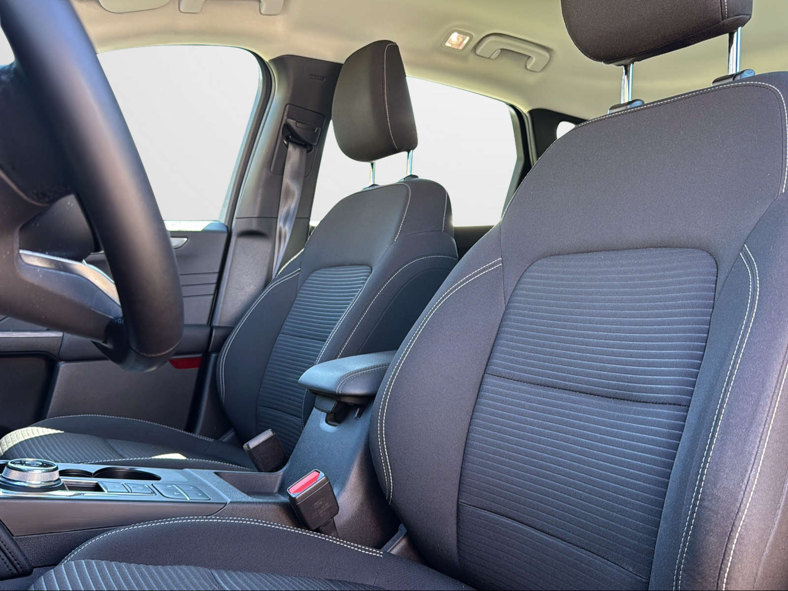 FORD Kuga 2.5 PHEV Titanium 2WD-image-8