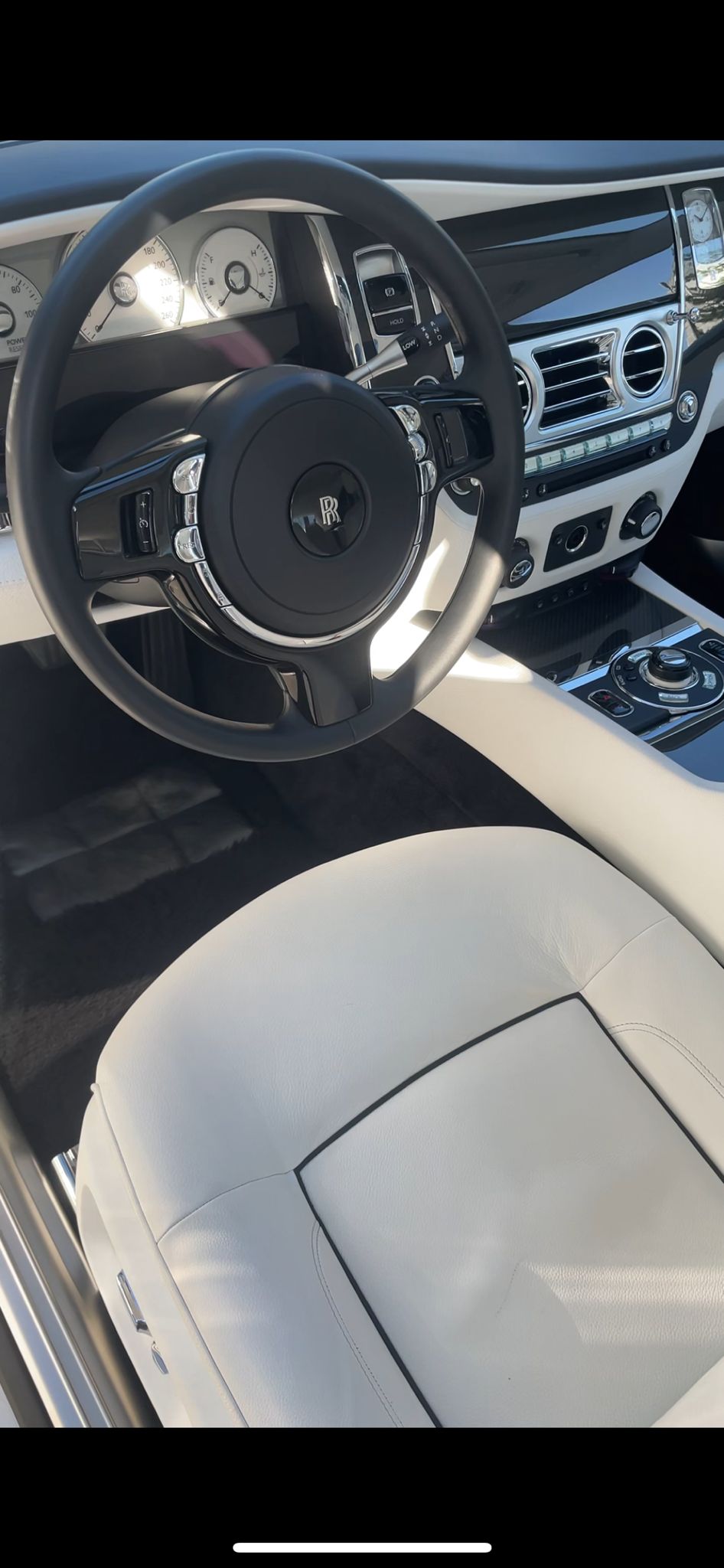 ROLLS-ROYCE Ghost 6.6 V12-image-6
