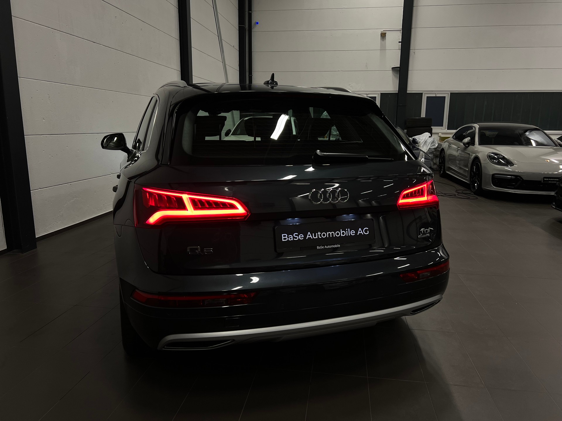 AUDI Q5 2.0 TDI sport quattro S-tronic-image-15