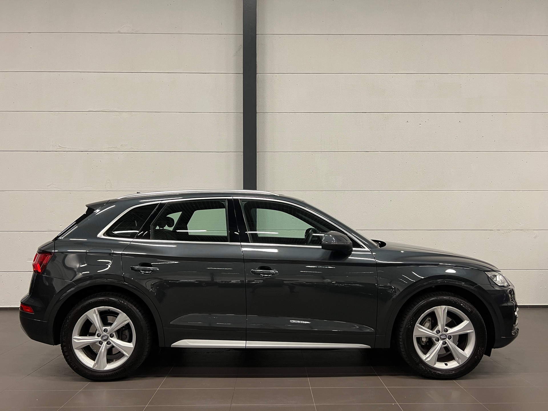 AUDI Q5 2.0 TDI sport quattro S-tronic-image-9