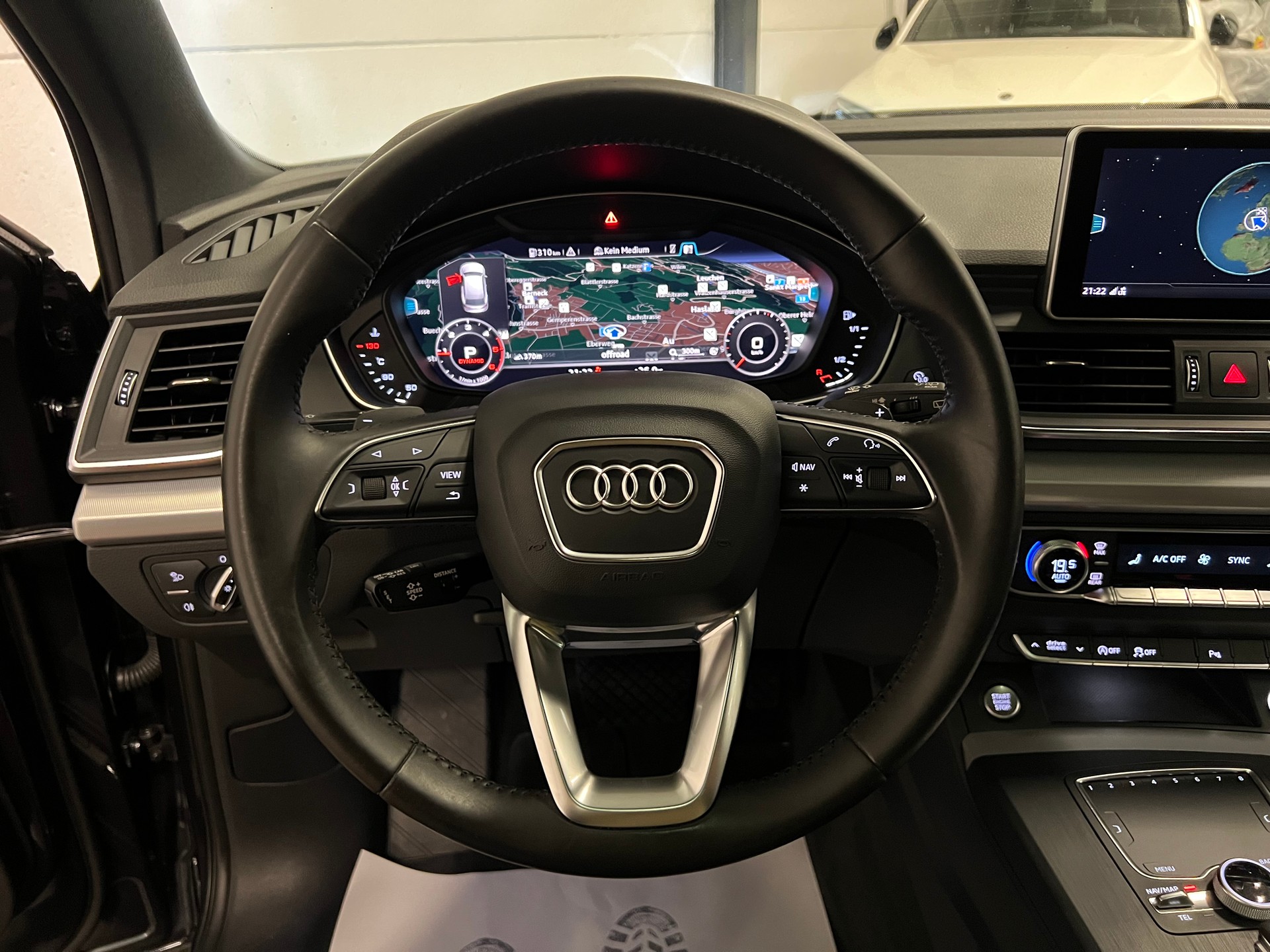AUDI Q5 2.0 TDI sport quattro S-tronic-image-24