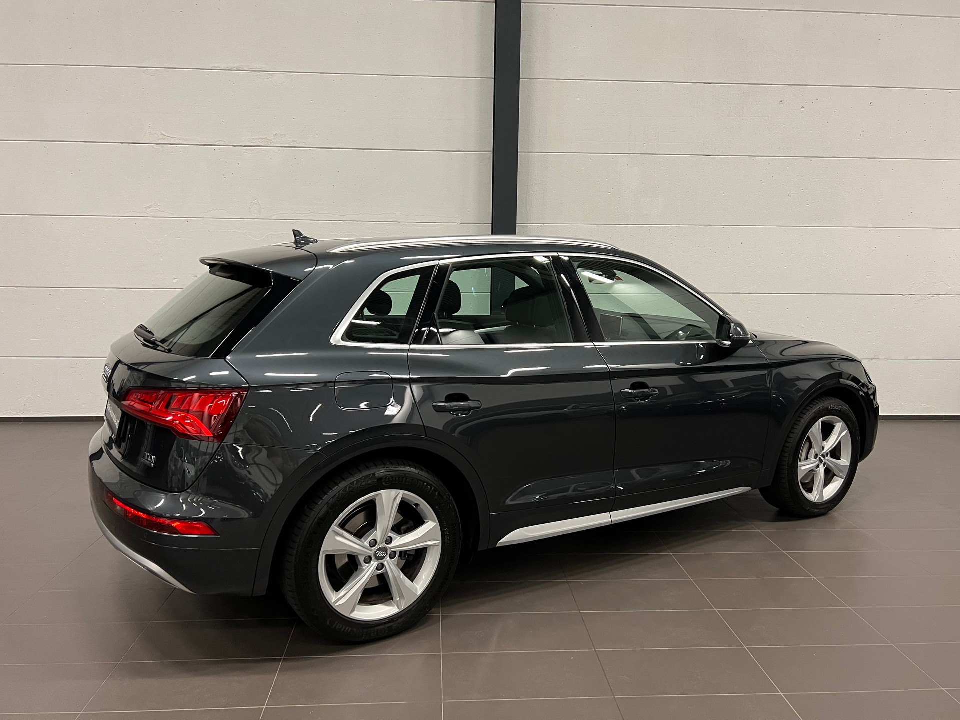 AUDI Q5 2.0 TDI sport quattro S-tronic-image-10