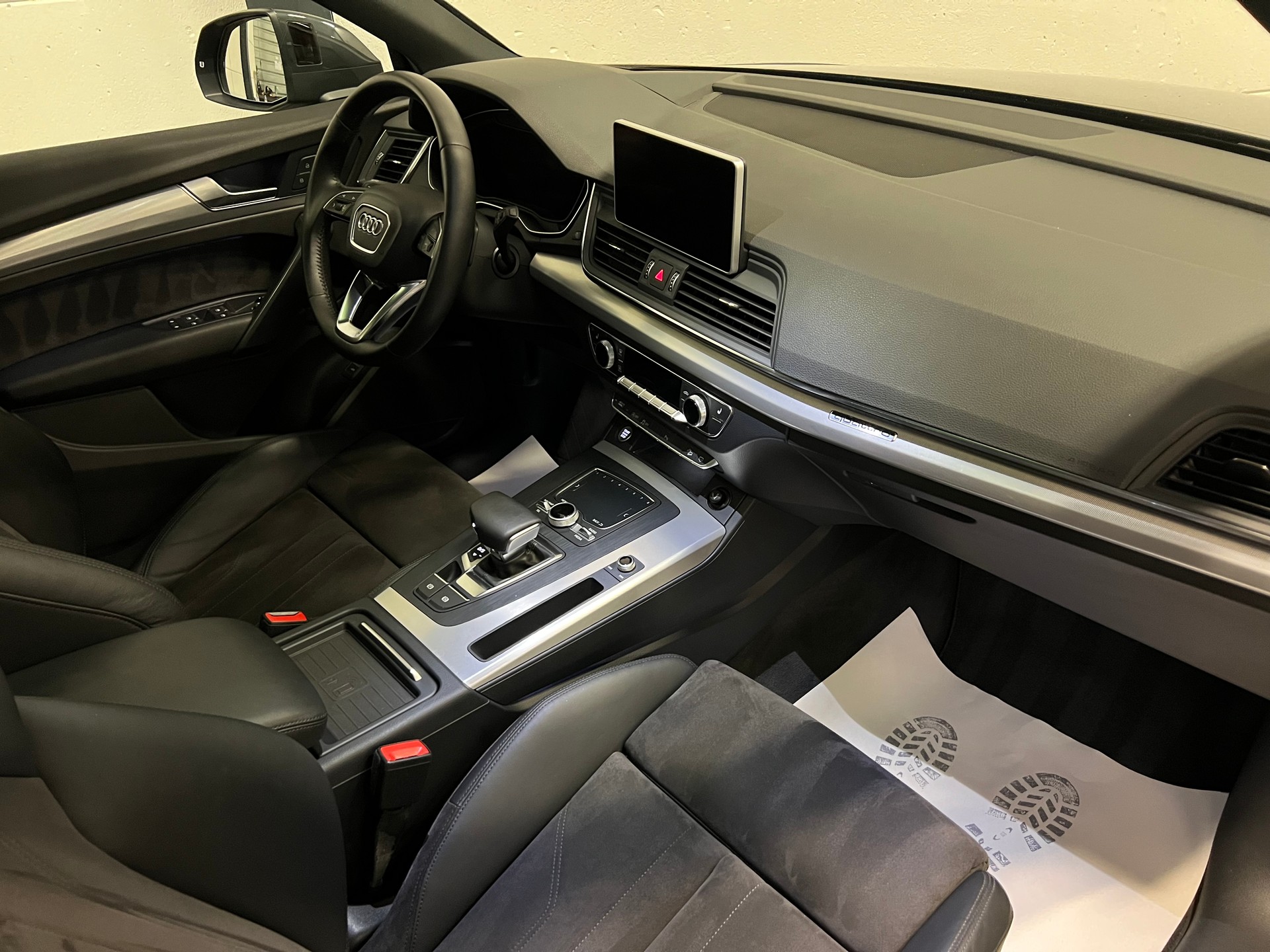 AUDI Q5 2.0 TDI sport quattro S-tronic-image-19