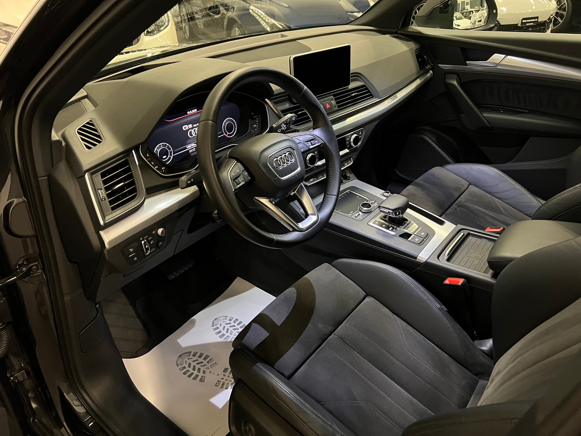 AUDI Q5 2.0 TDI sport quattro S-tronic-image-16