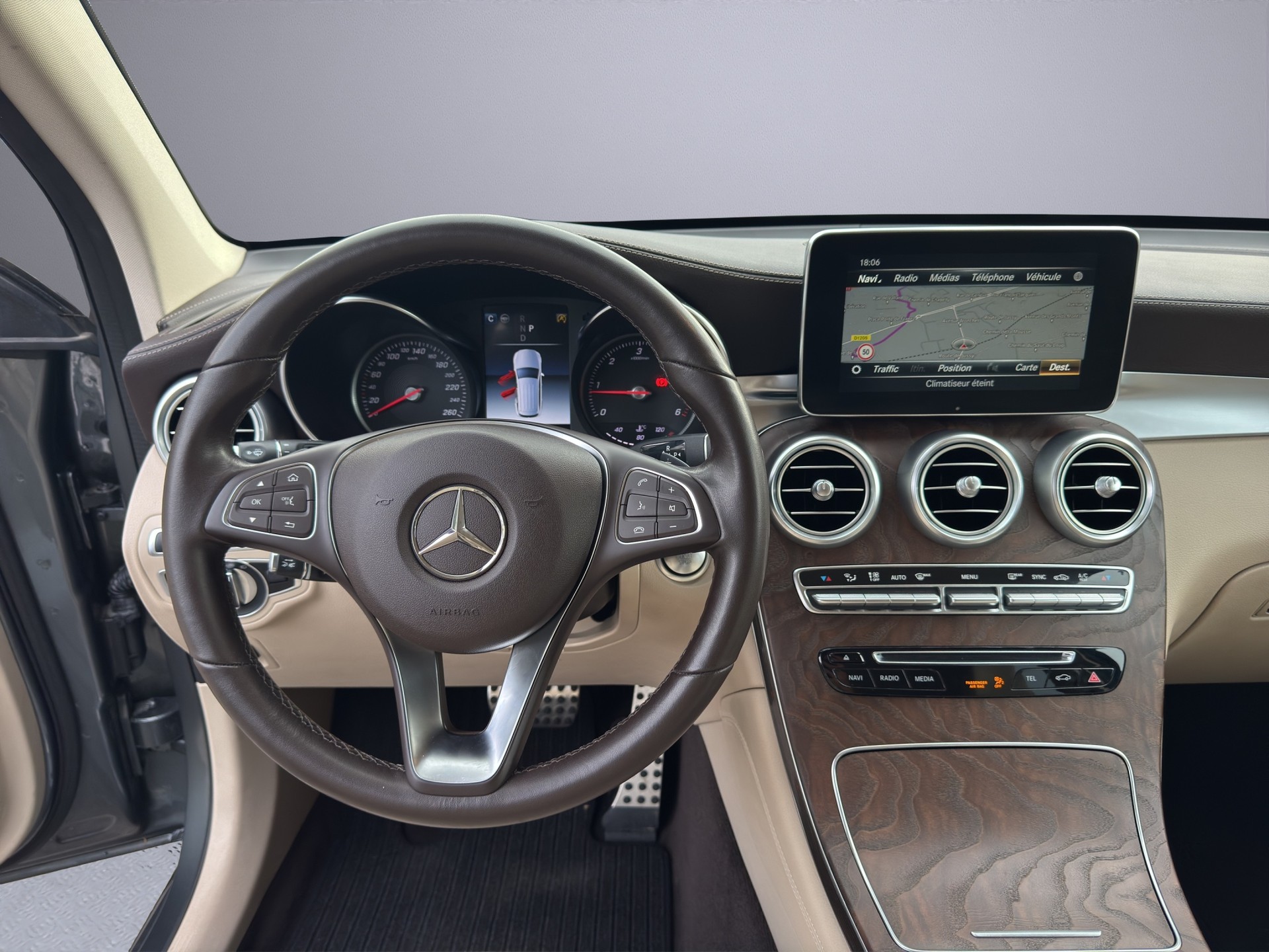 MERCEDES-BENZ GLC 250 d AMG Line 4Matic 9G-Tronic-image-12
