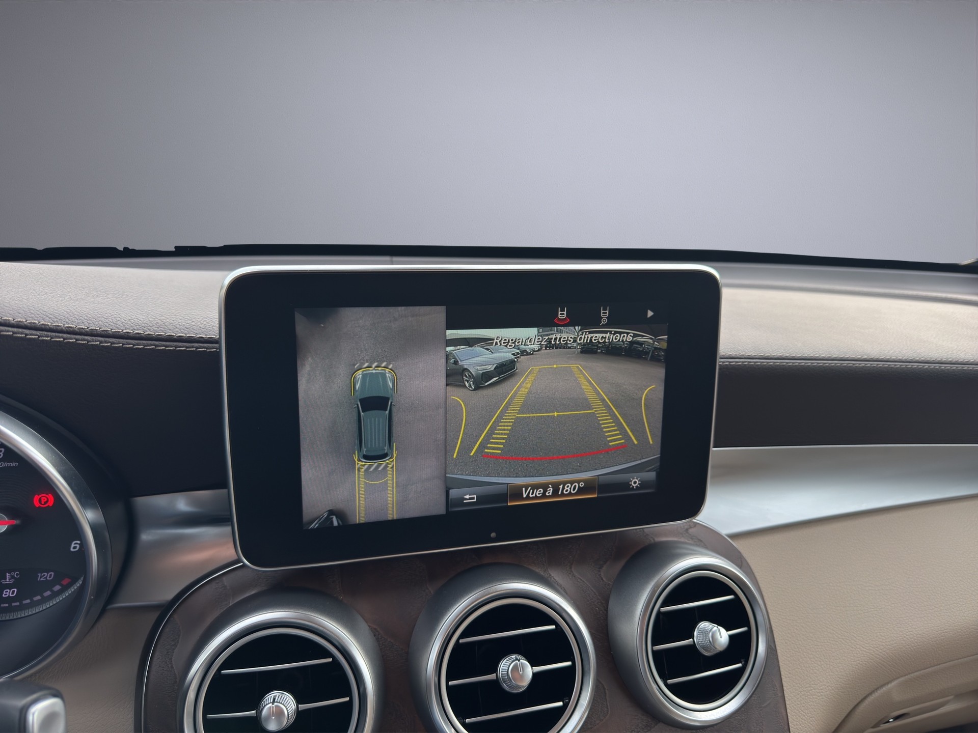 MERCEDES-BENZ GLC 250 d AMG Line 4Matic 9G-Tronic-image-14