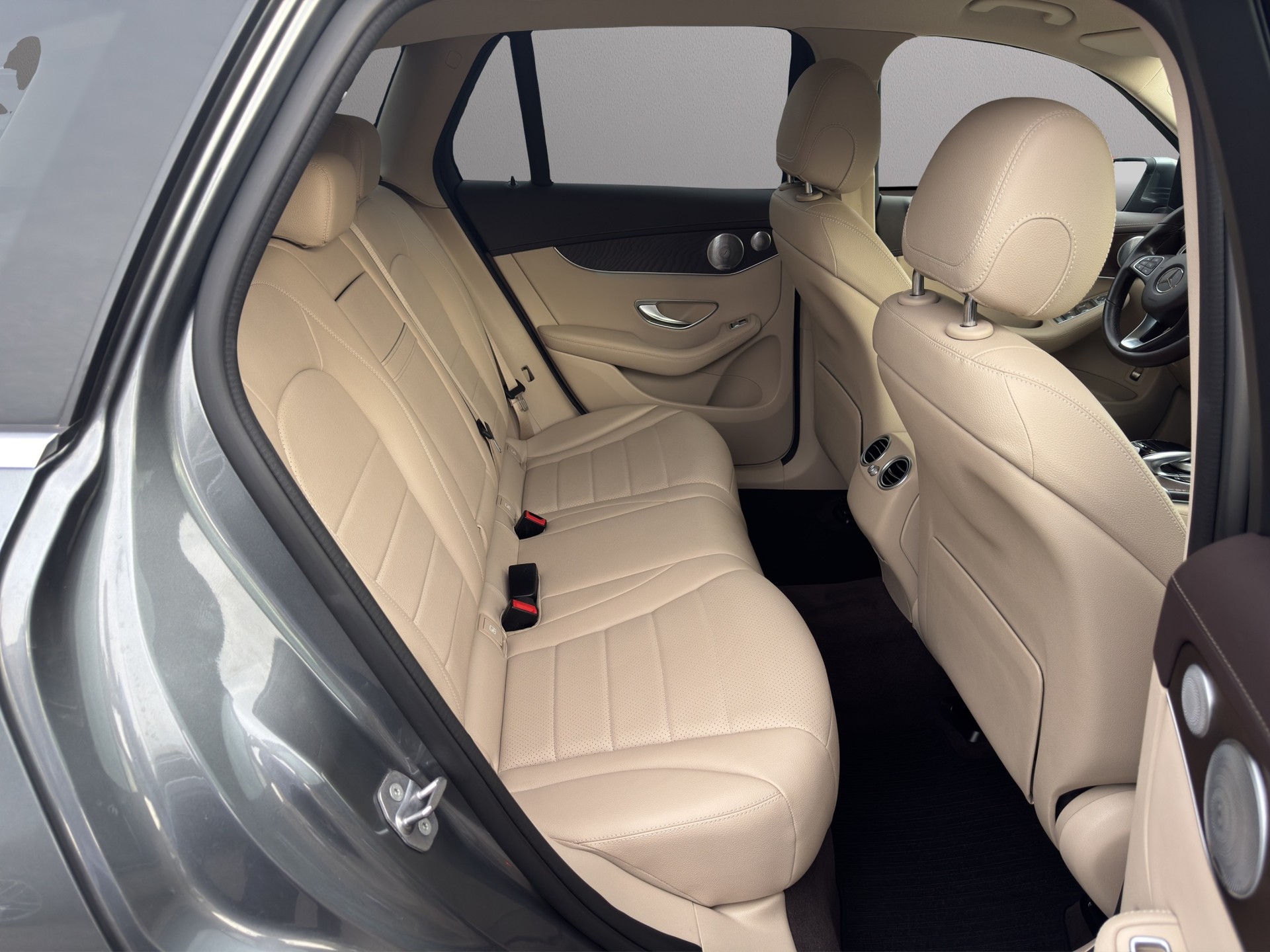 MERCEDES-BENZ GLC 250 d AMG Line 4Matic 9G-Tronic-image-16