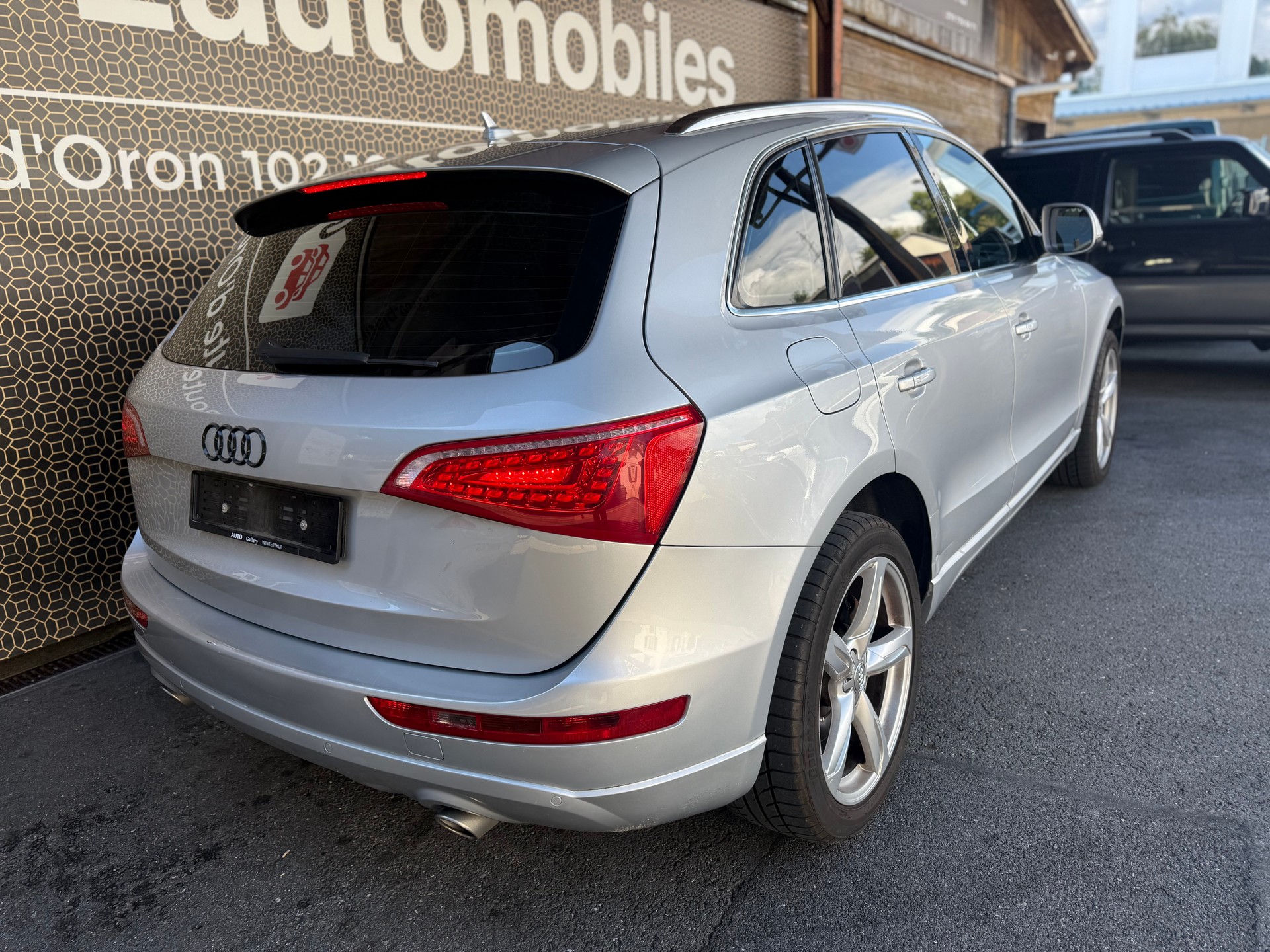 AUDI Q5 3.0 TDI quattro S-tronic-image-2