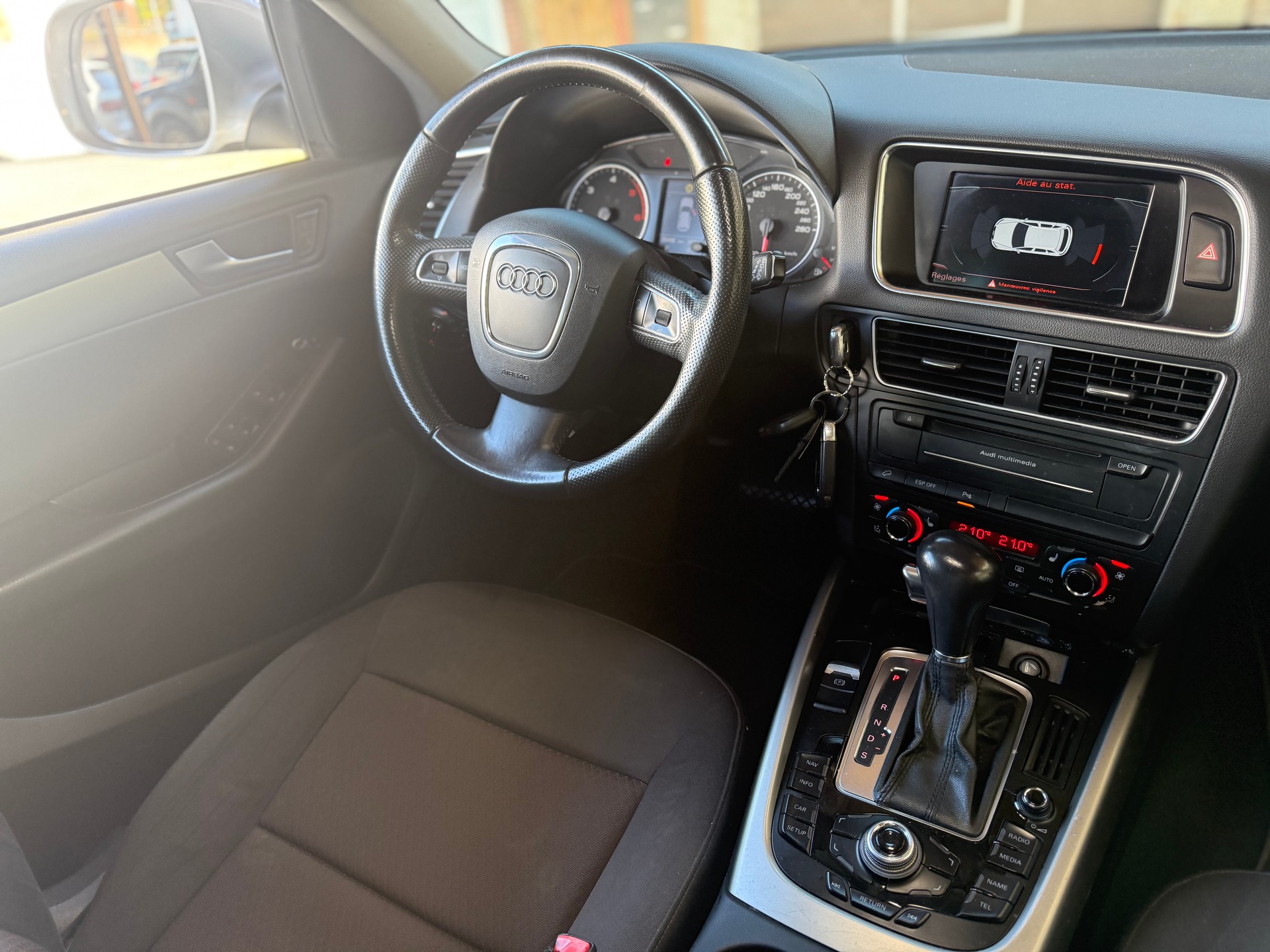 AUDI Q5 3.0 TDI quattro S-tronic-image-7