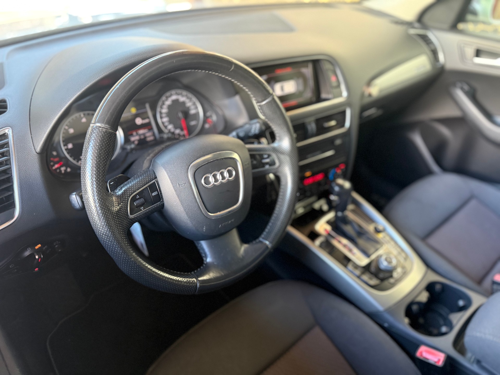 AUDI Q5 3.0 TDI quattro S-tronic-image-5