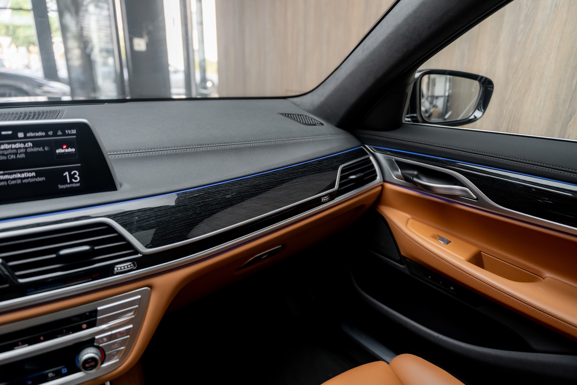 BMW 745Le xDrive Steptronic-image-18