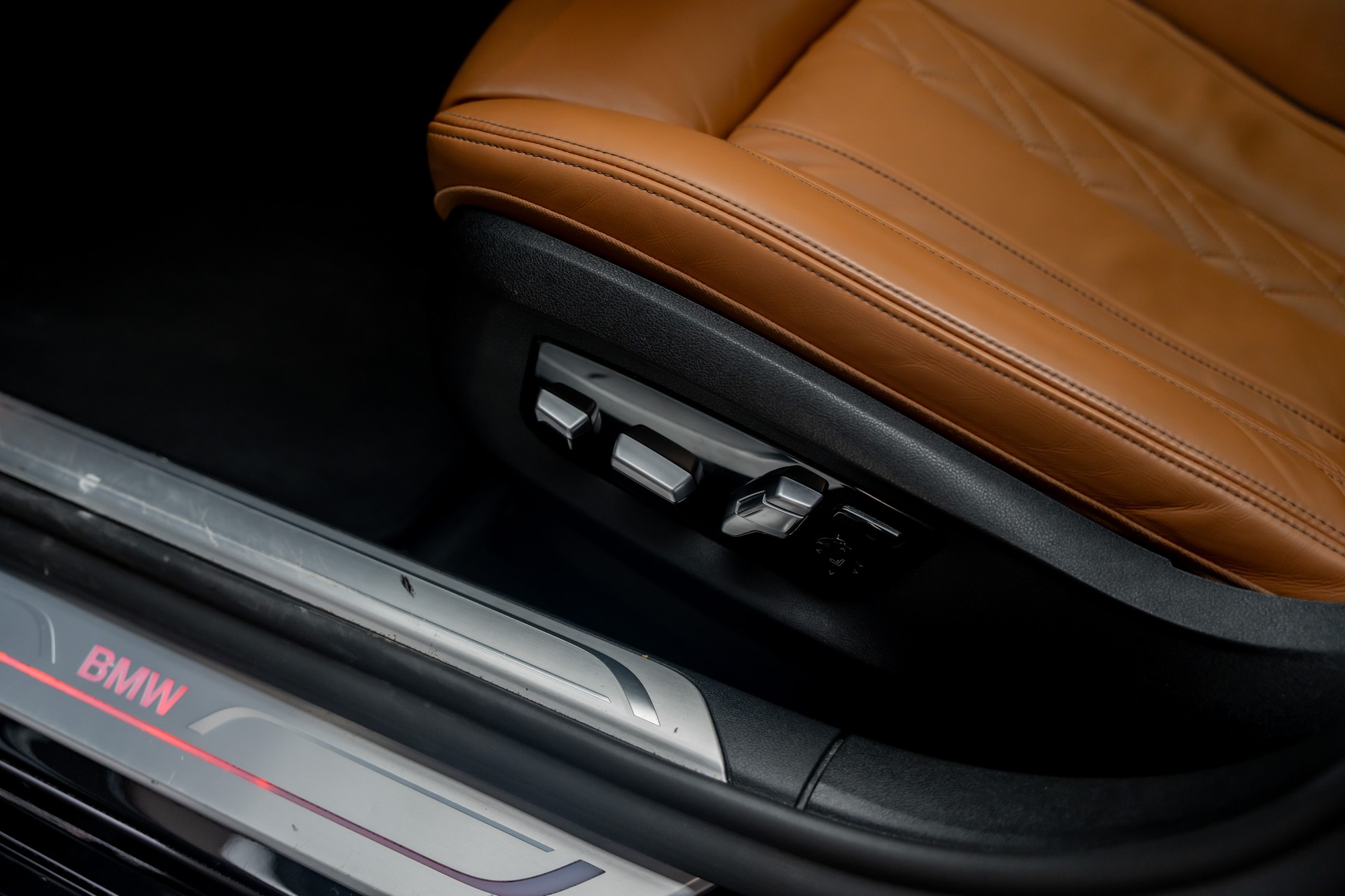 BMW 745Le xDrive Steptronic-image-24