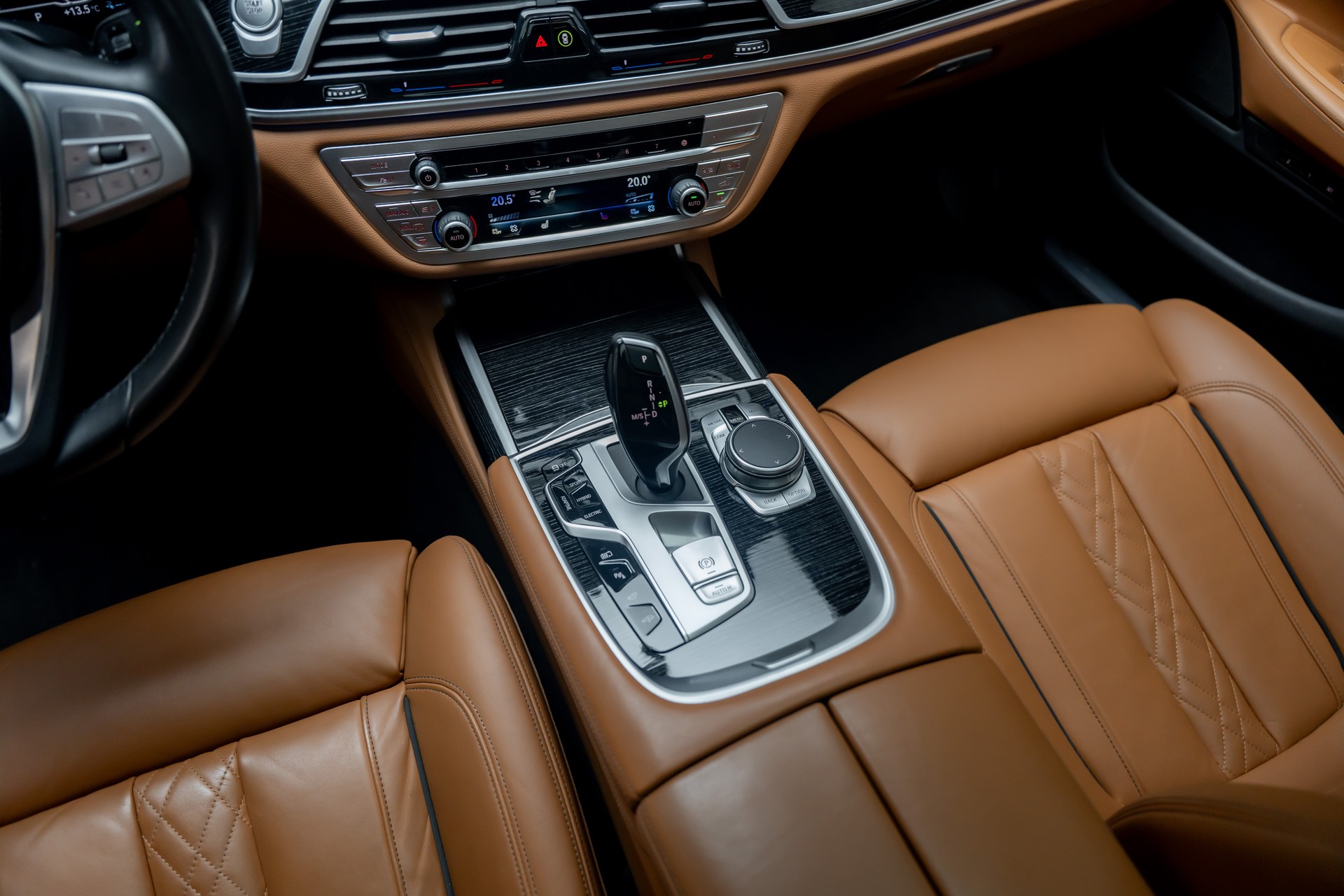 BMW 745Le xDrive Steptronic-image-17