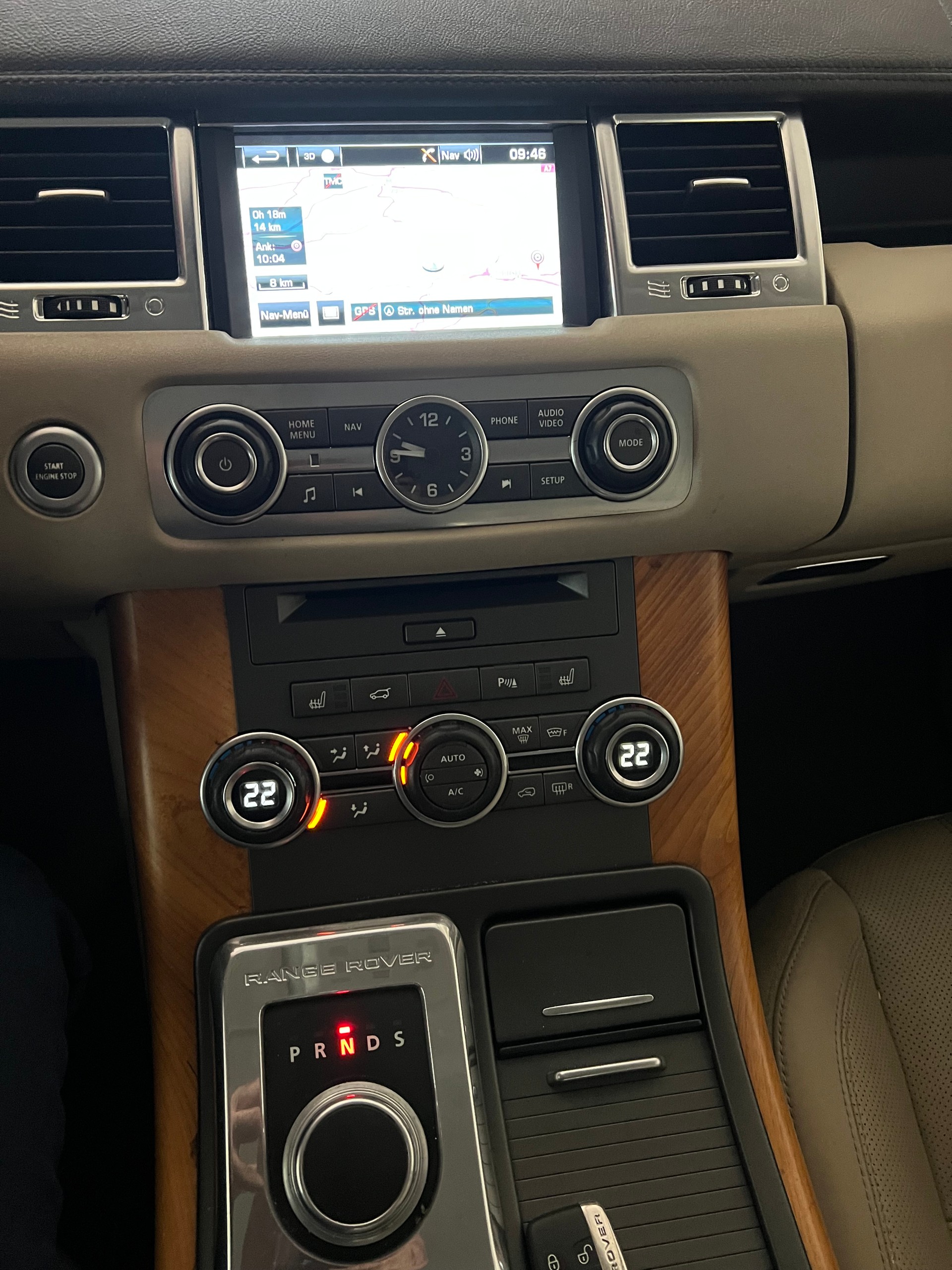 LAND ROVER Range Rover Sport 3.0 TDV6 HSE Automatic-image-15