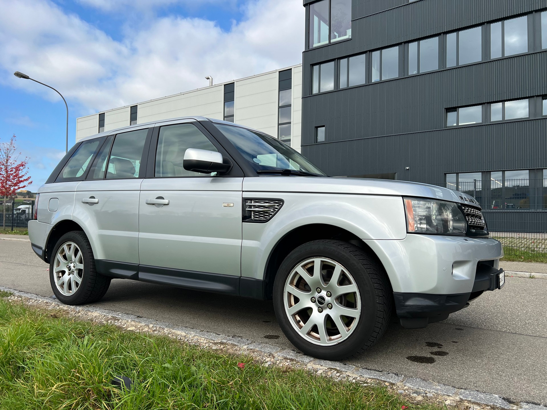 LAND ROVER Range Rover Sport 3.0 TDV6 HSE Automatic-image-4