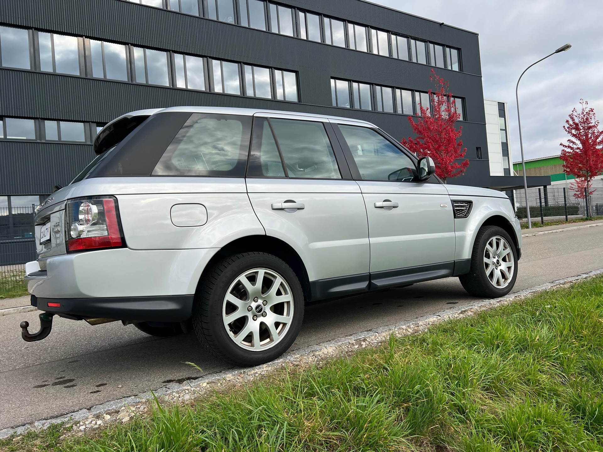 LAND ROVER Range Rover Sport 3.0 TDV6 HSE Automatic-image-12