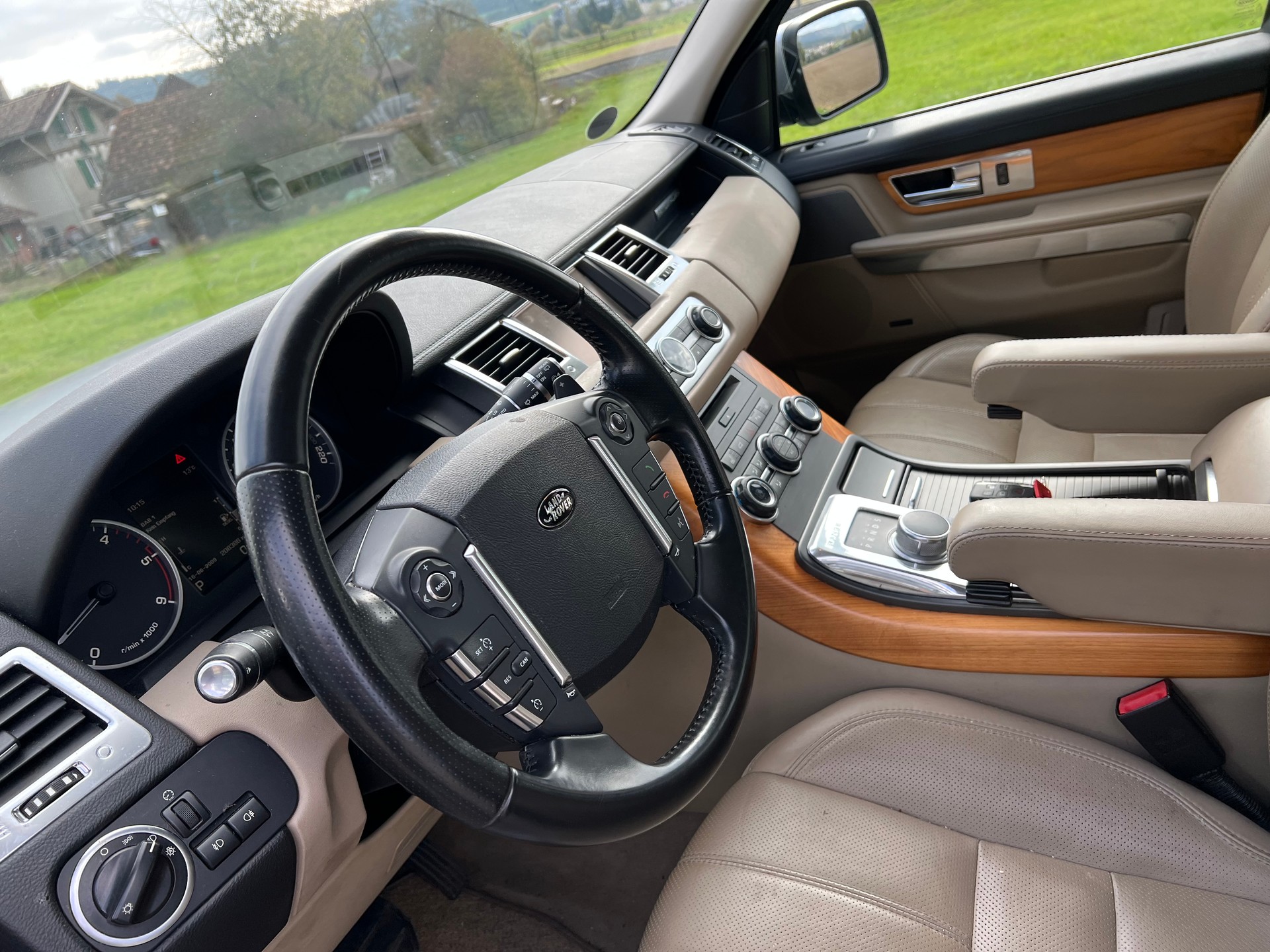 LAND ROVER Range Rover Sport 3.0 TDV6 HSE Automatic-image-19