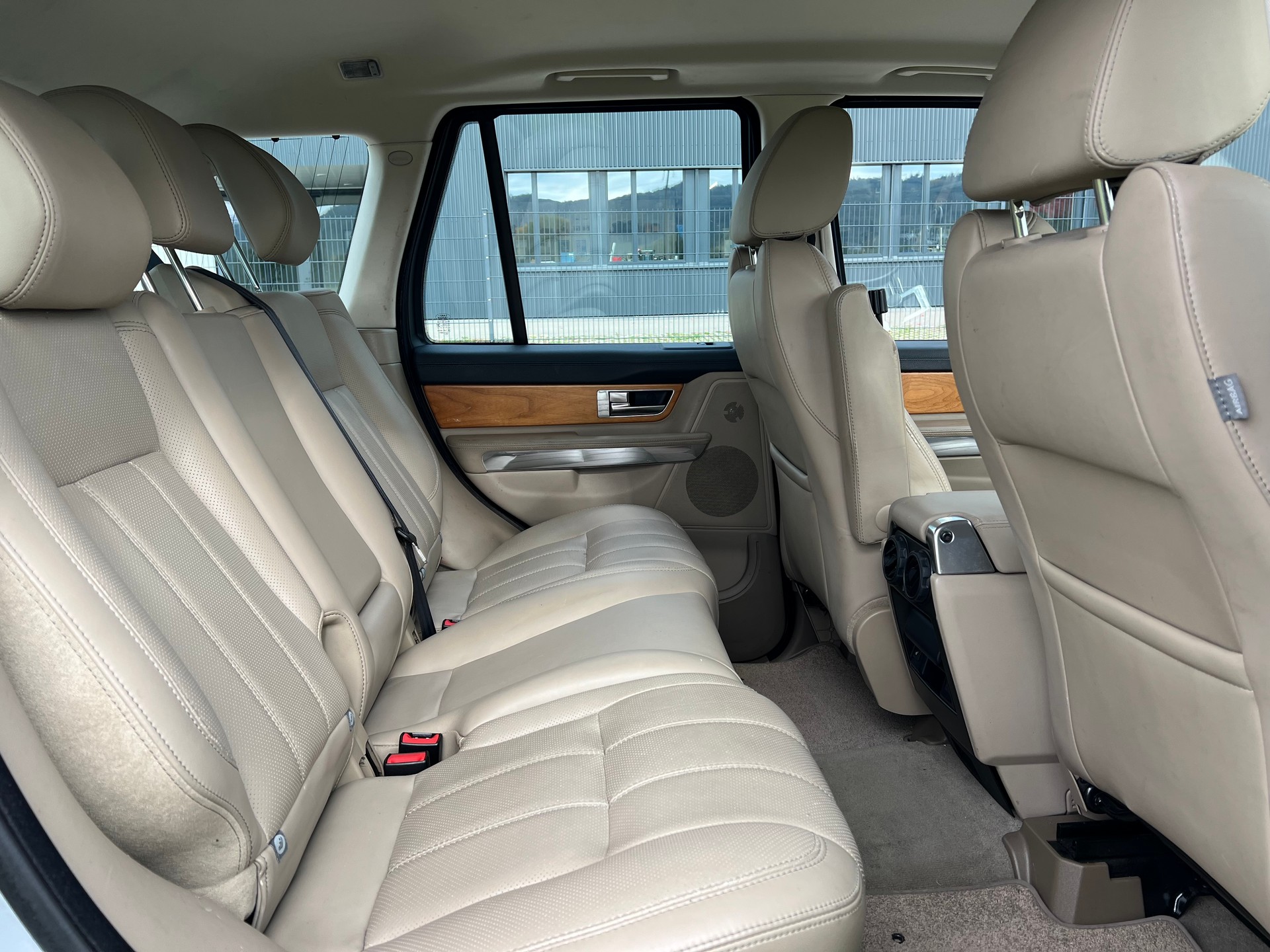 LAND ROVER Range Rover Sport 3.0 TDV6 HSE Automatic-image-23