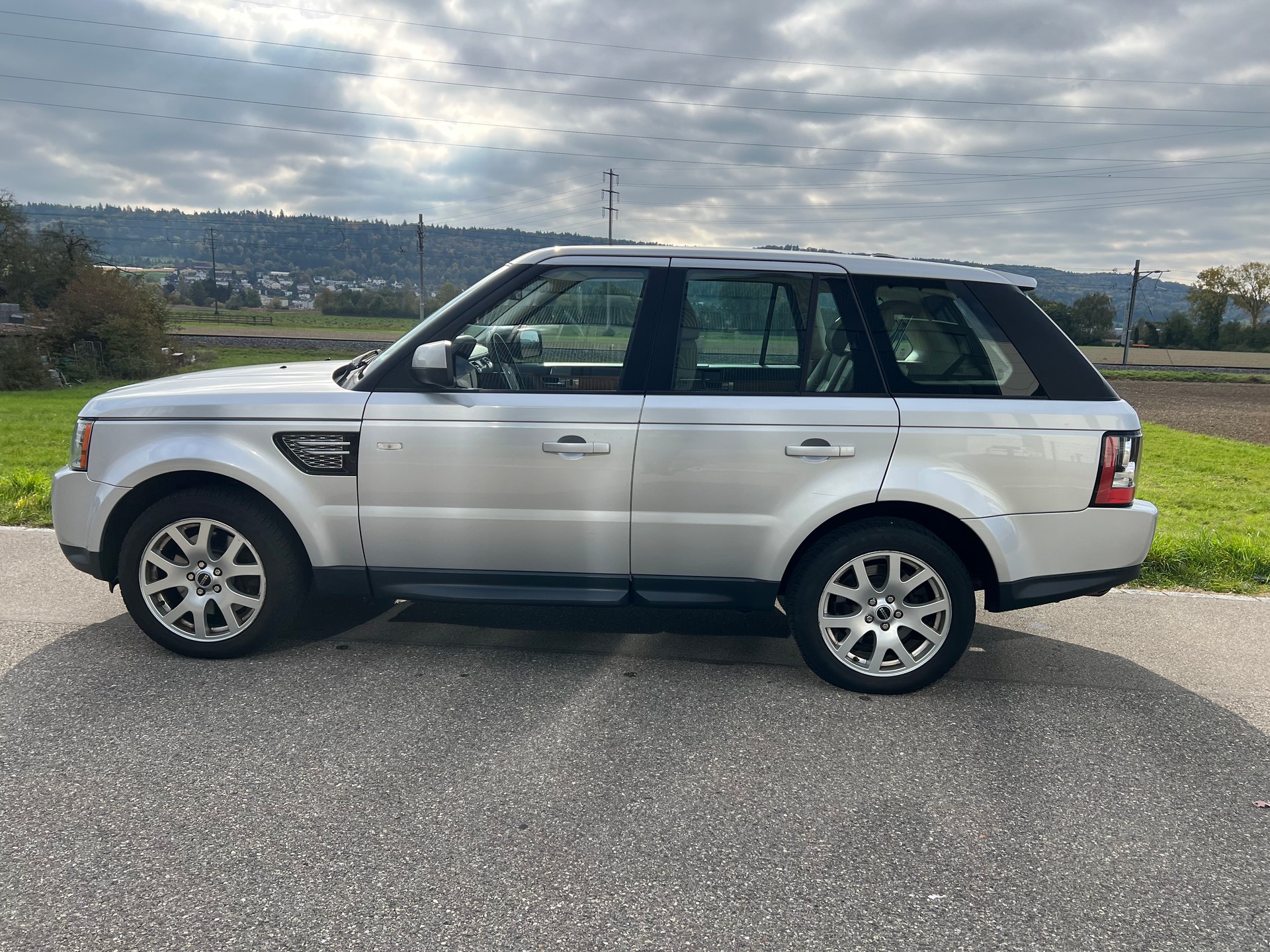 LAND ROVER Range Rover Sport 3.0 TDV6 HSE Automatic-image-7